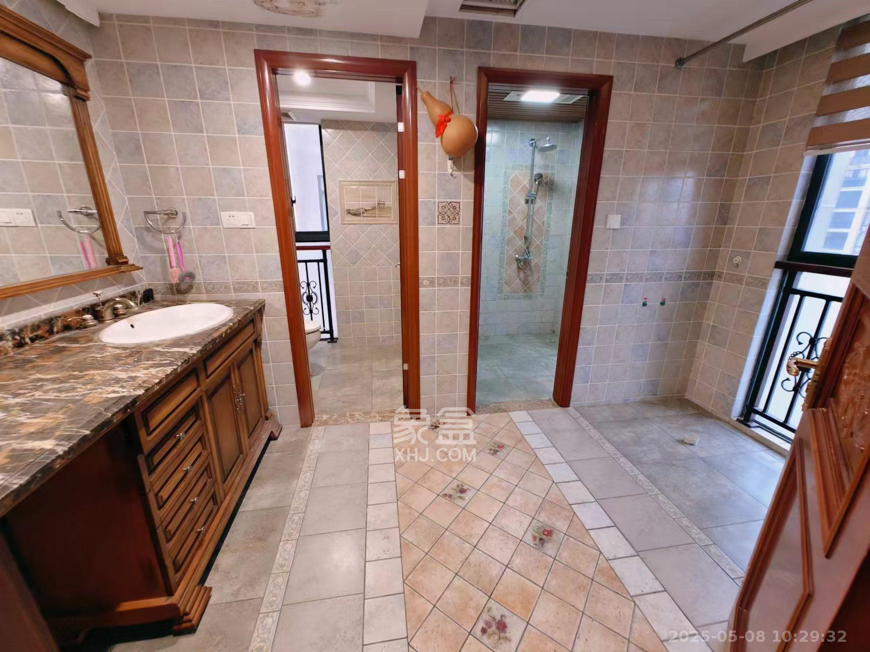 青园  6室2厅3卫    10000.0元/月 青园  6室2厅3卫    10000.0元/月室内图