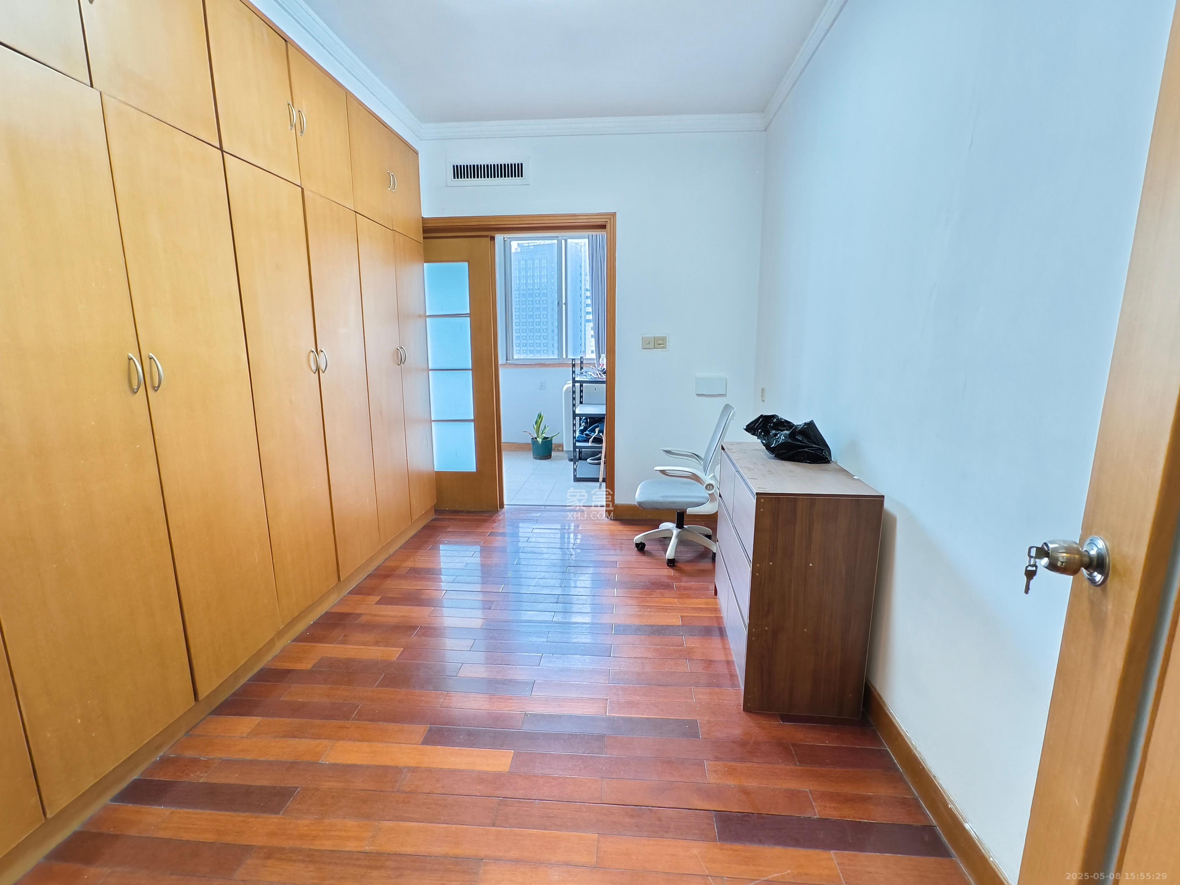 湘农桥社区 3室2厅2卫 3400.0元/月 湘农桥社区 3室2厅2卫 3400.0元/月室内图