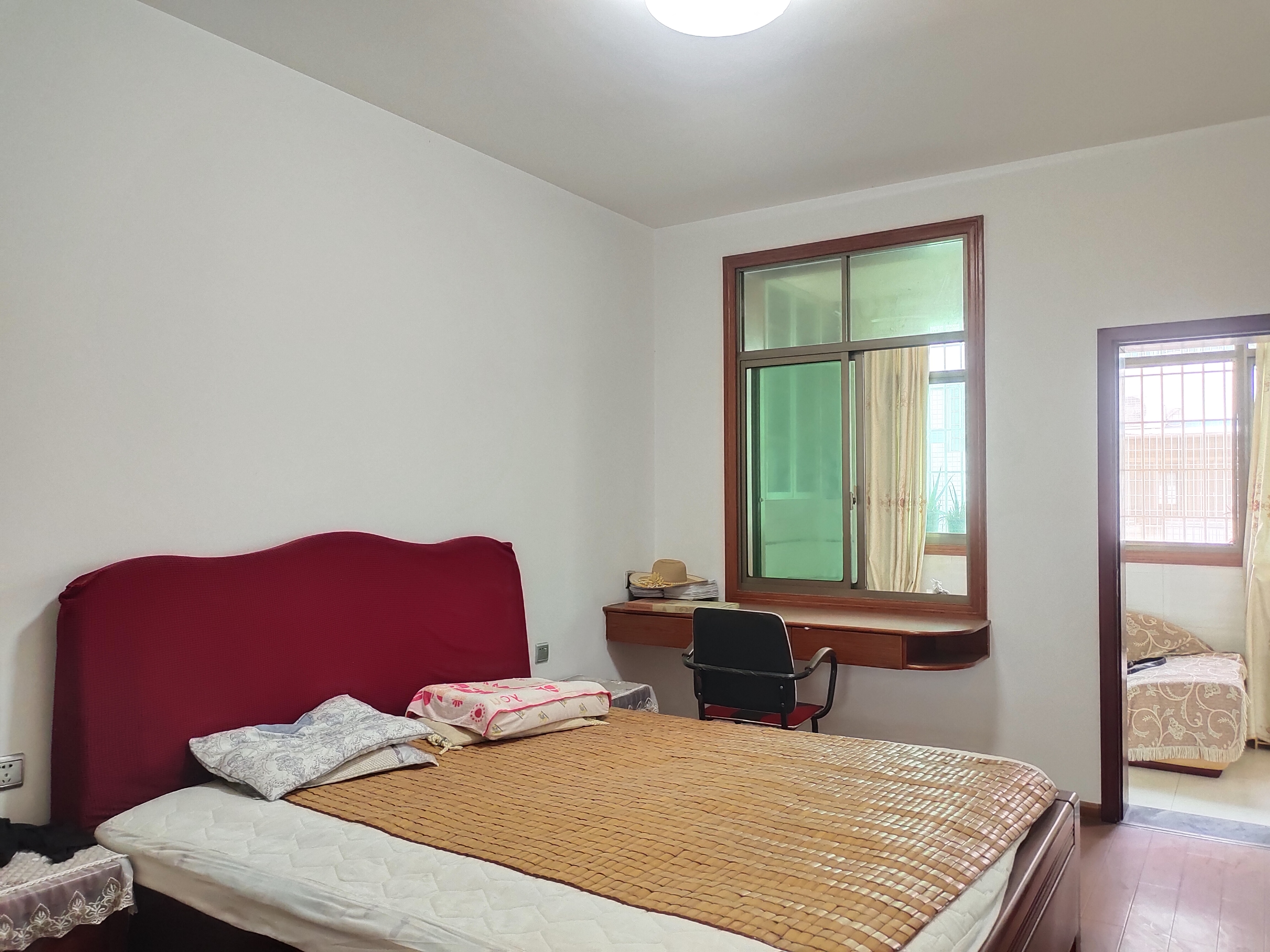 盐业局 3室2厅2卫 48.8万 盐业局 3室2厅2卫 48.8万卧室