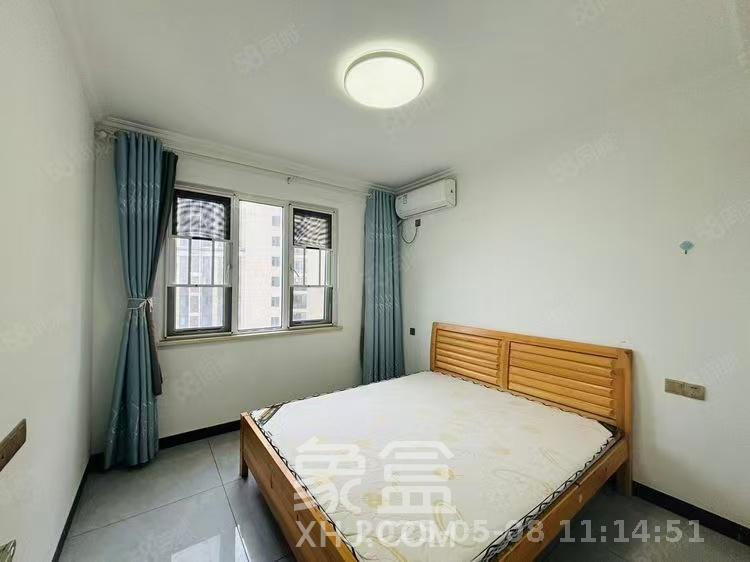 绿地香树花城  3室2厅1卫   1600.00元/月室内图