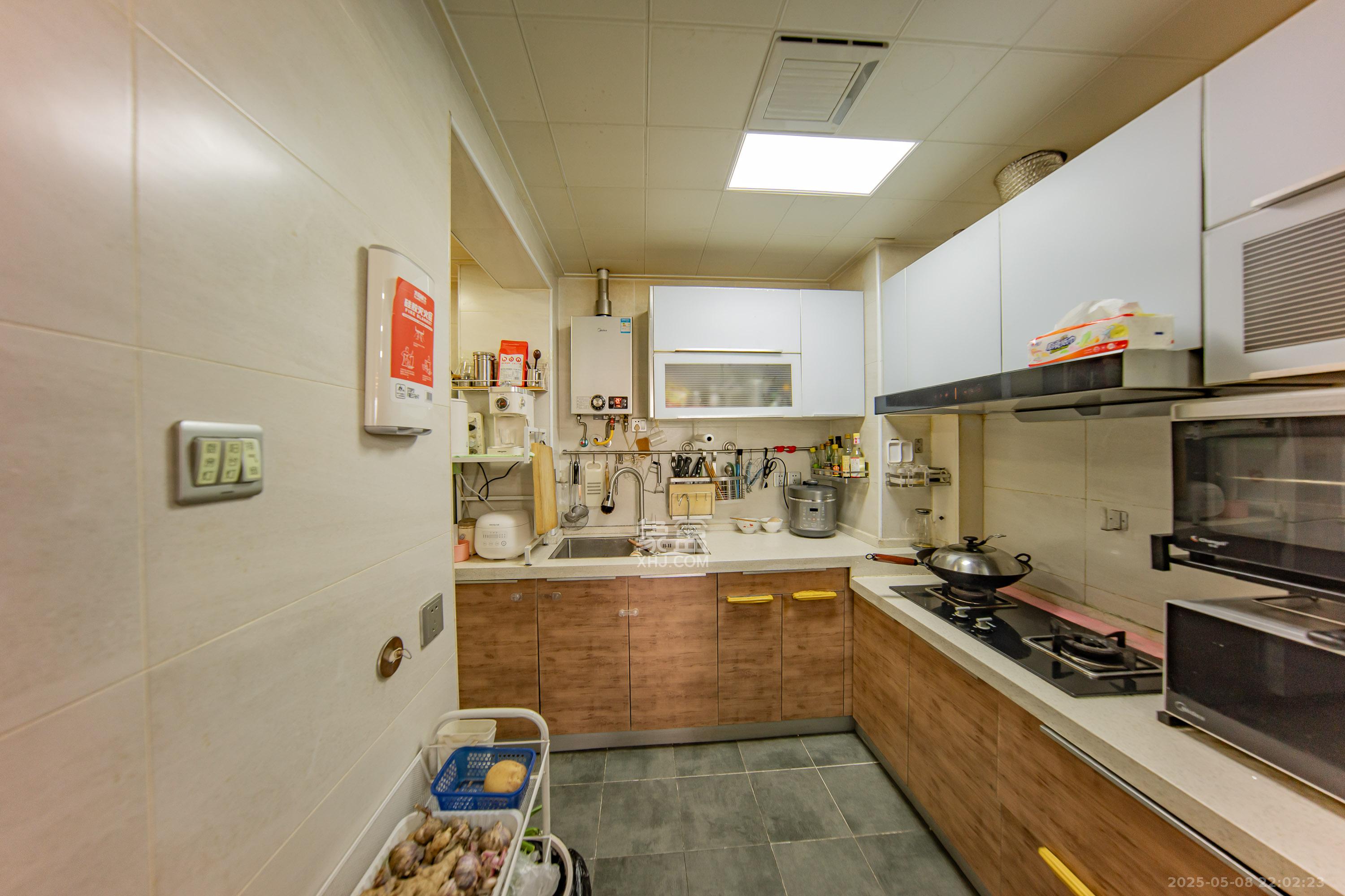 华润橡树湾  3室2厅1卫    79.0万厨房