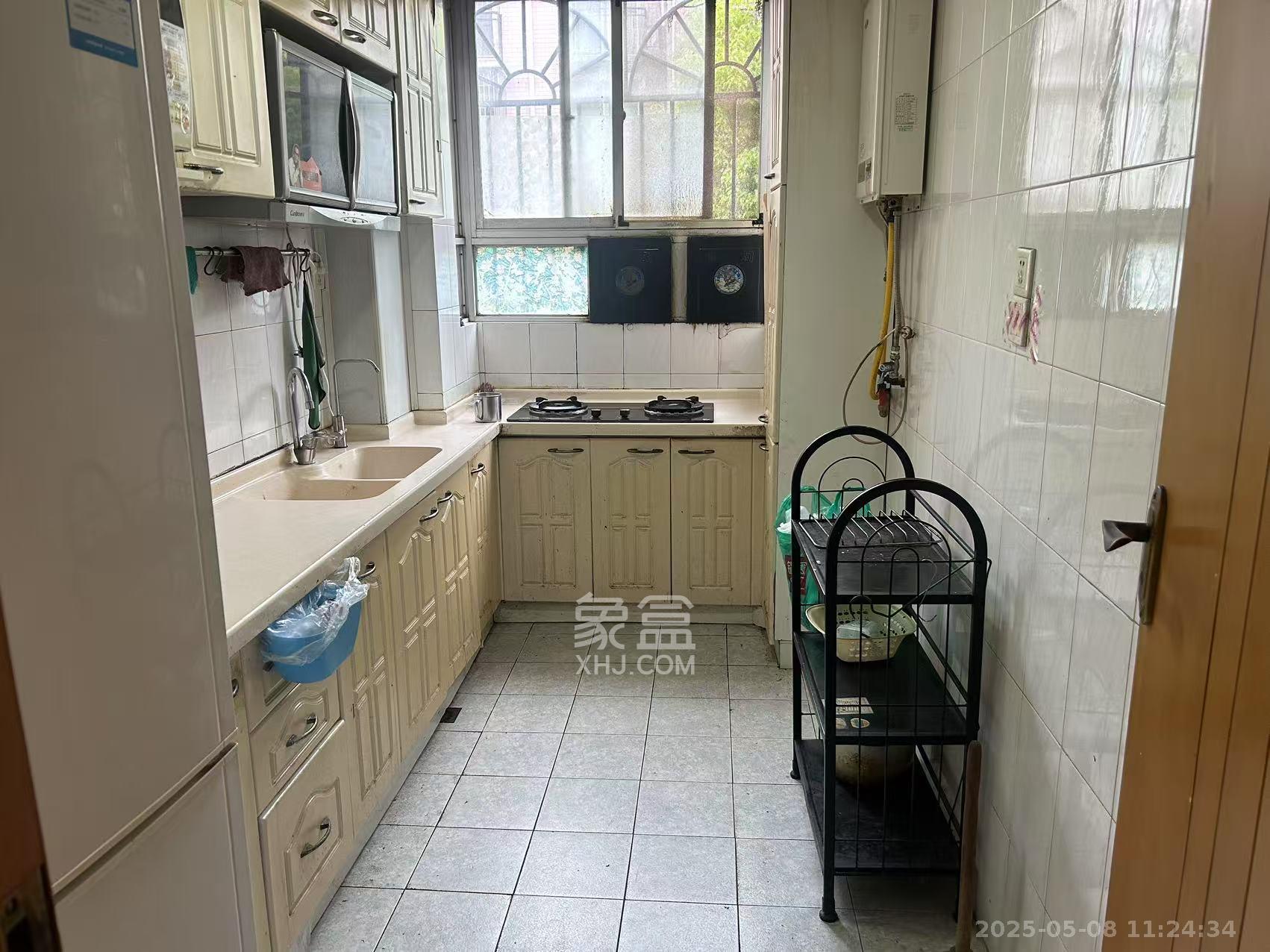 泰时新雅园 3室2厅2卫 2600.0元/月 泰时新雅园 3室2厅2卫 2600.0元/月室内图