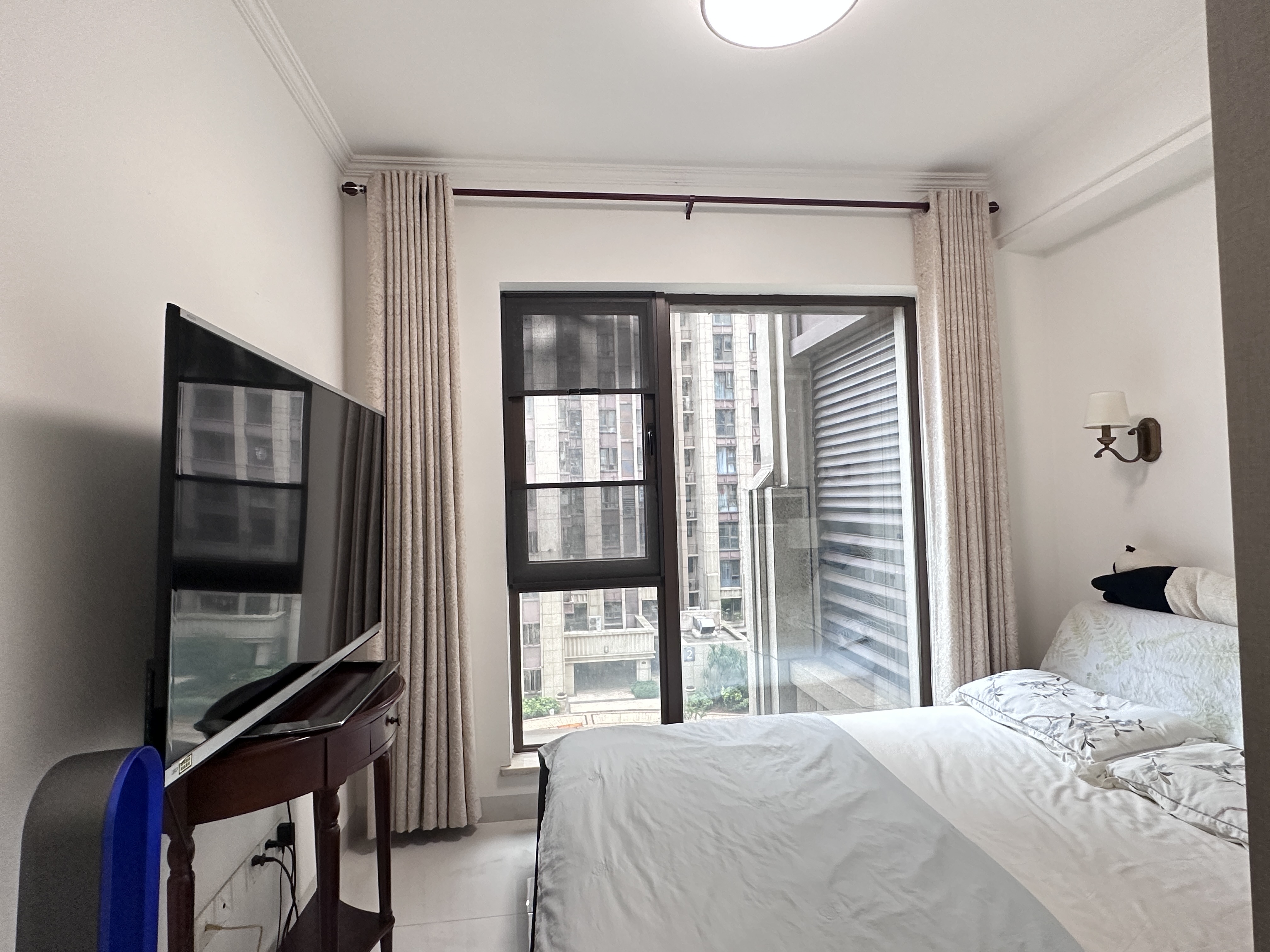 海航豪庭北苑 5室2厅4卫 499.0万 海航豪庭北苑 5室2厅4卫 499.0万客厅