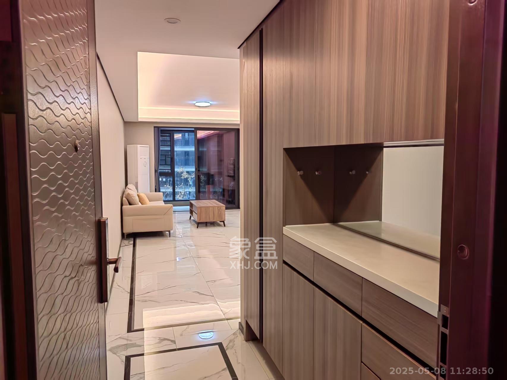 中海阅麓山一期  3室2厅2卫   3600.00元/月室内图