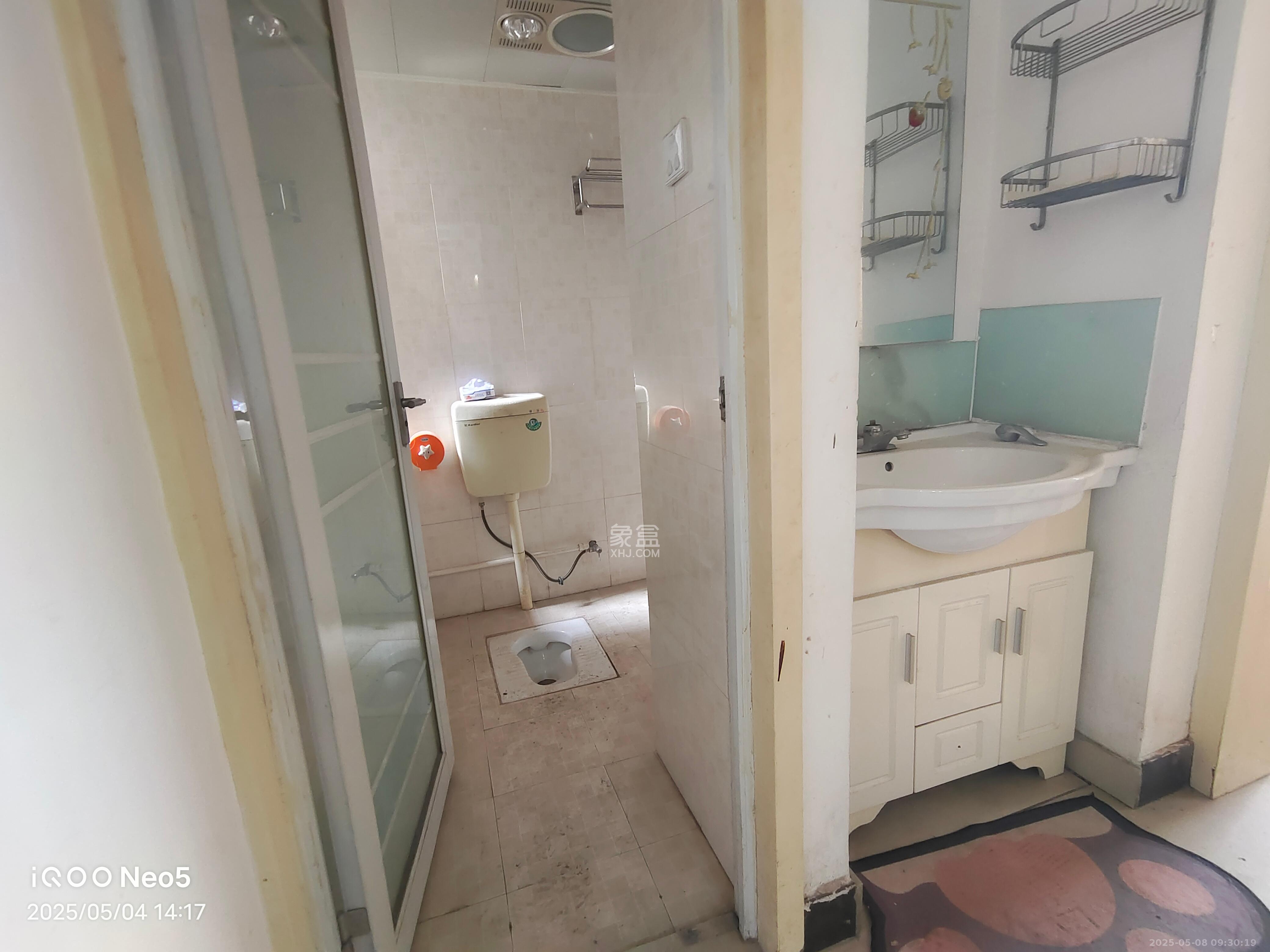 鄱阳小区  3室2厅2卫   1900.00元/月室内图