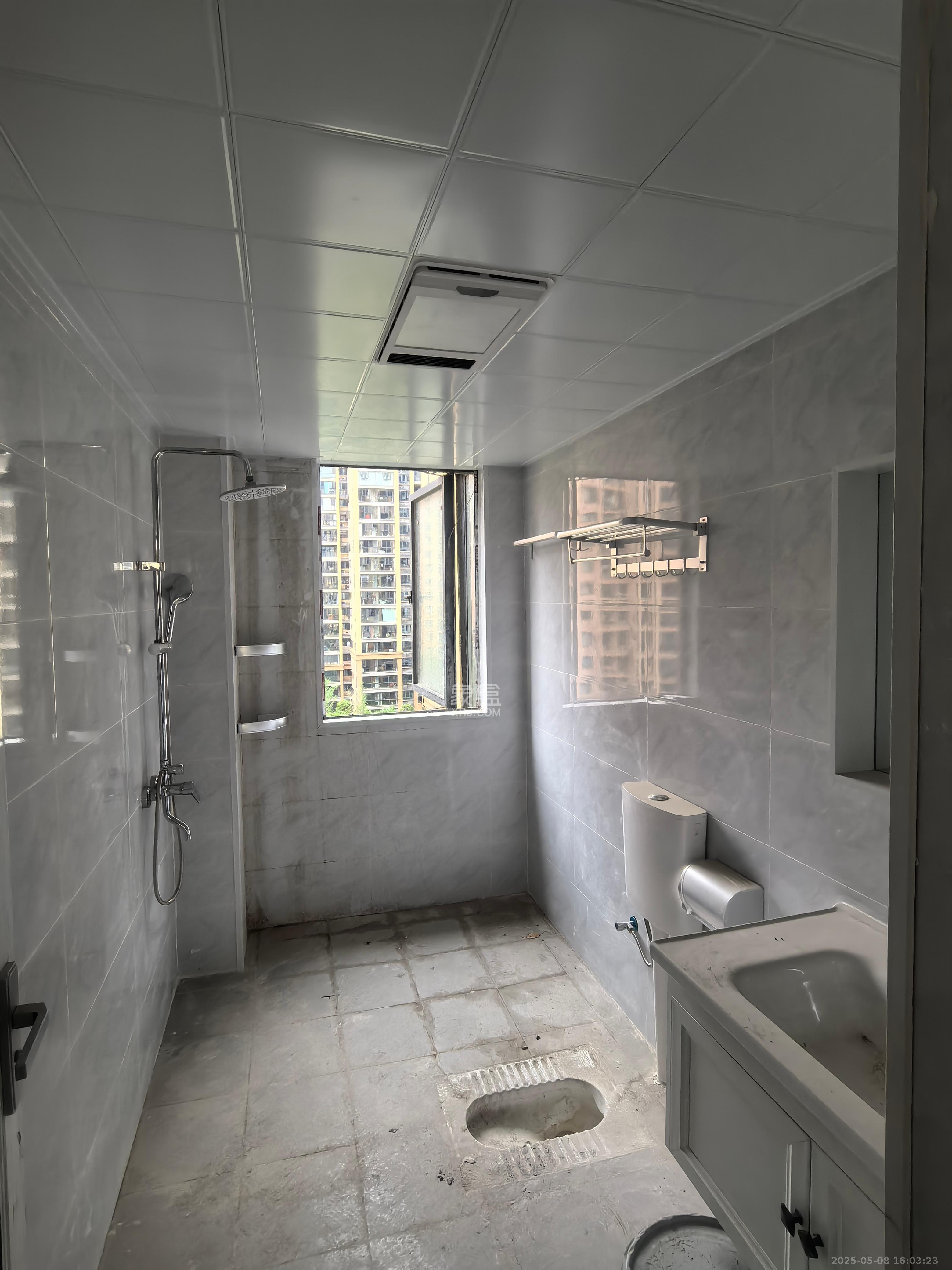 丽发新城  1室0厅0卫    2500.0元/月 丽发新城  1室0厅0卫    2500.0元/月室内图