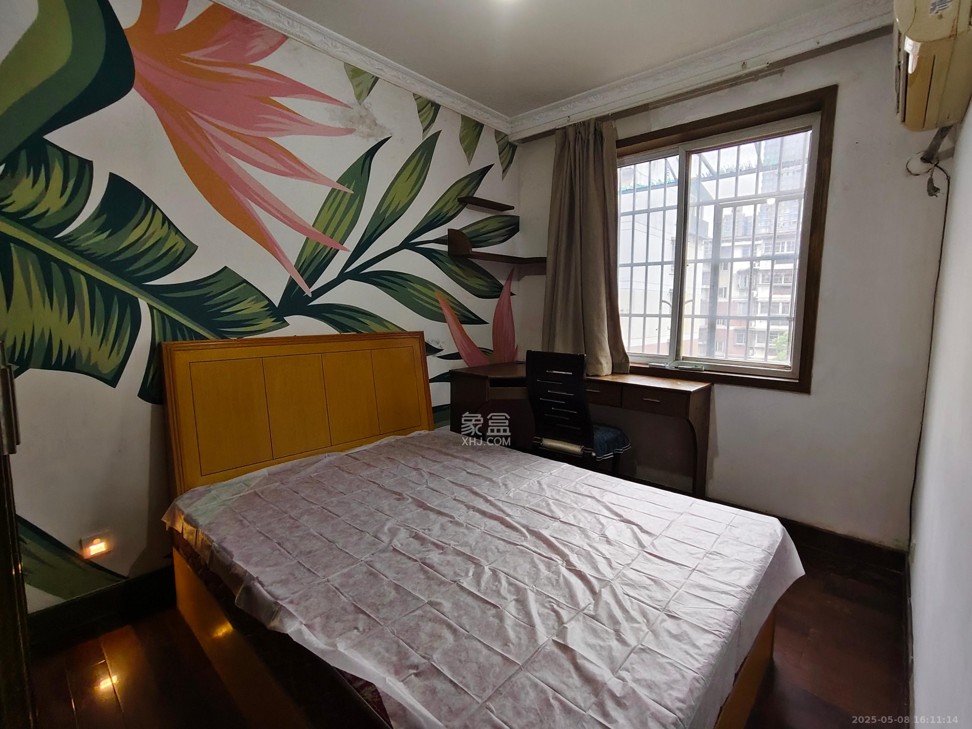 新桥小区  3室2厅2卫   1900.00元/月室内图