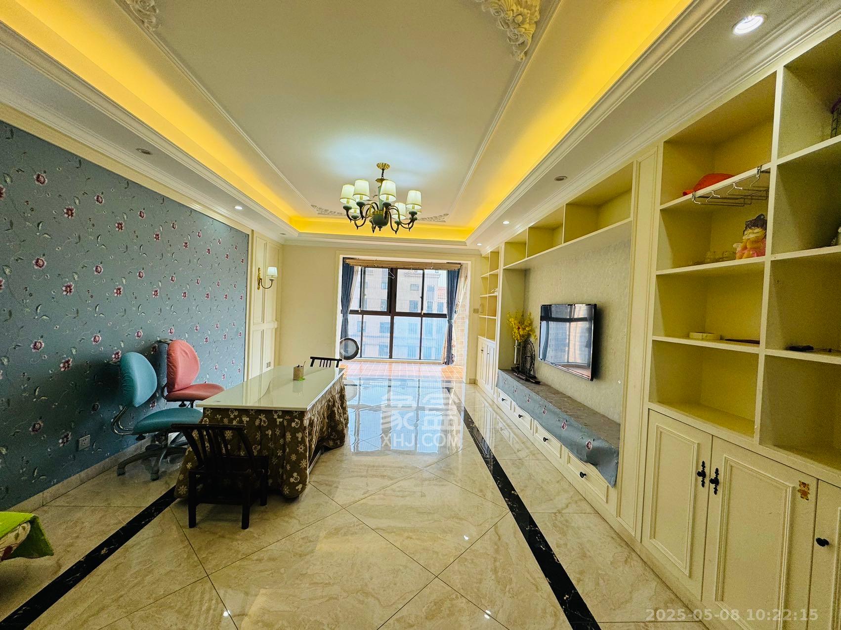 德润小区(丰升德润小区) 4室2厅2卫 4000.0元/月 德润小区(丰升德润小区) 4室2厅2卫 4000.0元/月室内图