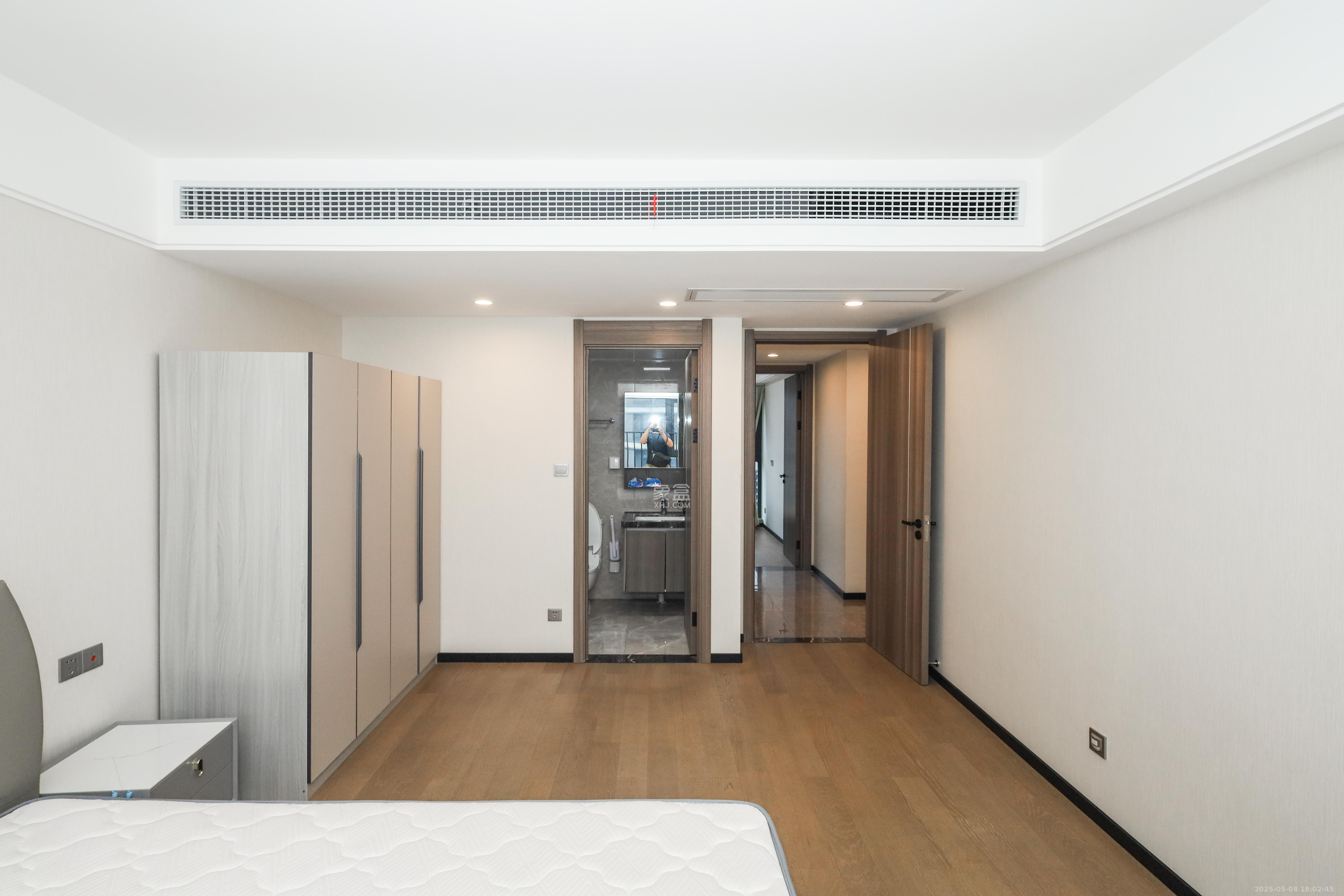 中海阅溪府  4室2厅2卫    320.0万 中海阅溪府  4室2厅2卫    320.0万卧室