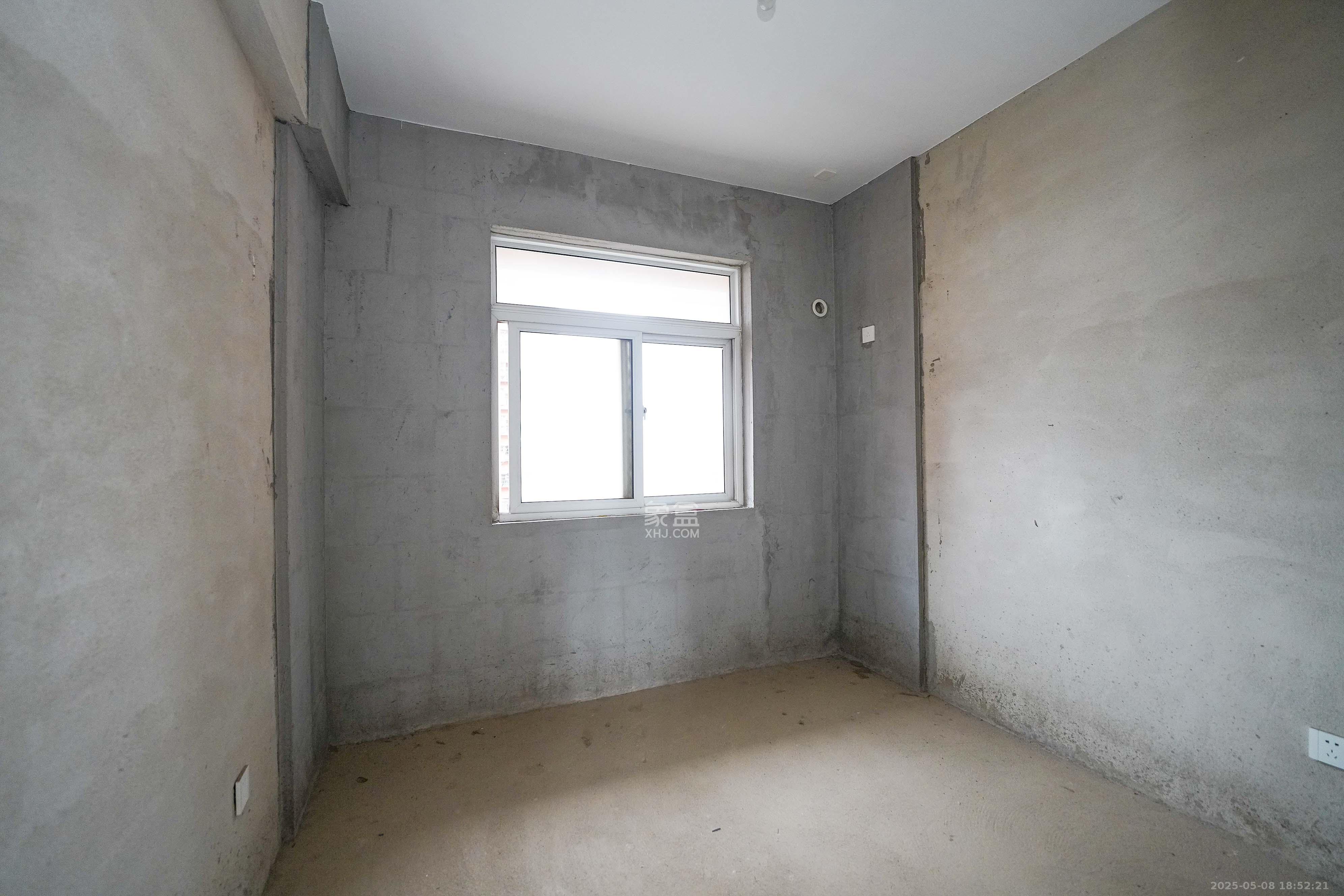 凯富南方鑫城 3室2厅2卫 67.0万 凯富南方鑫城 3室2厅2卫 67.0万卧室