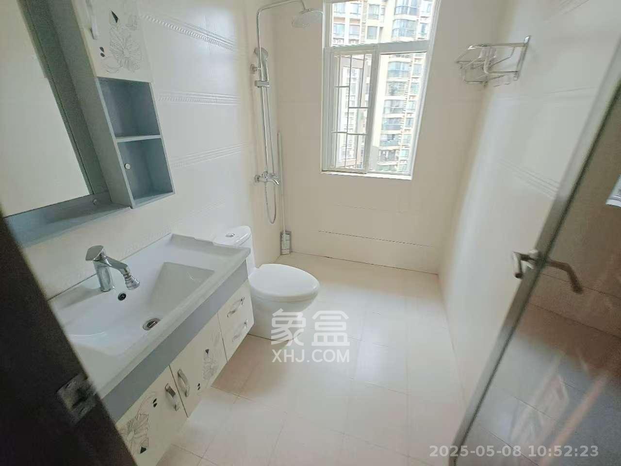 泊爱蓝湾  3室2厅1卫   3500.00元/月室内图