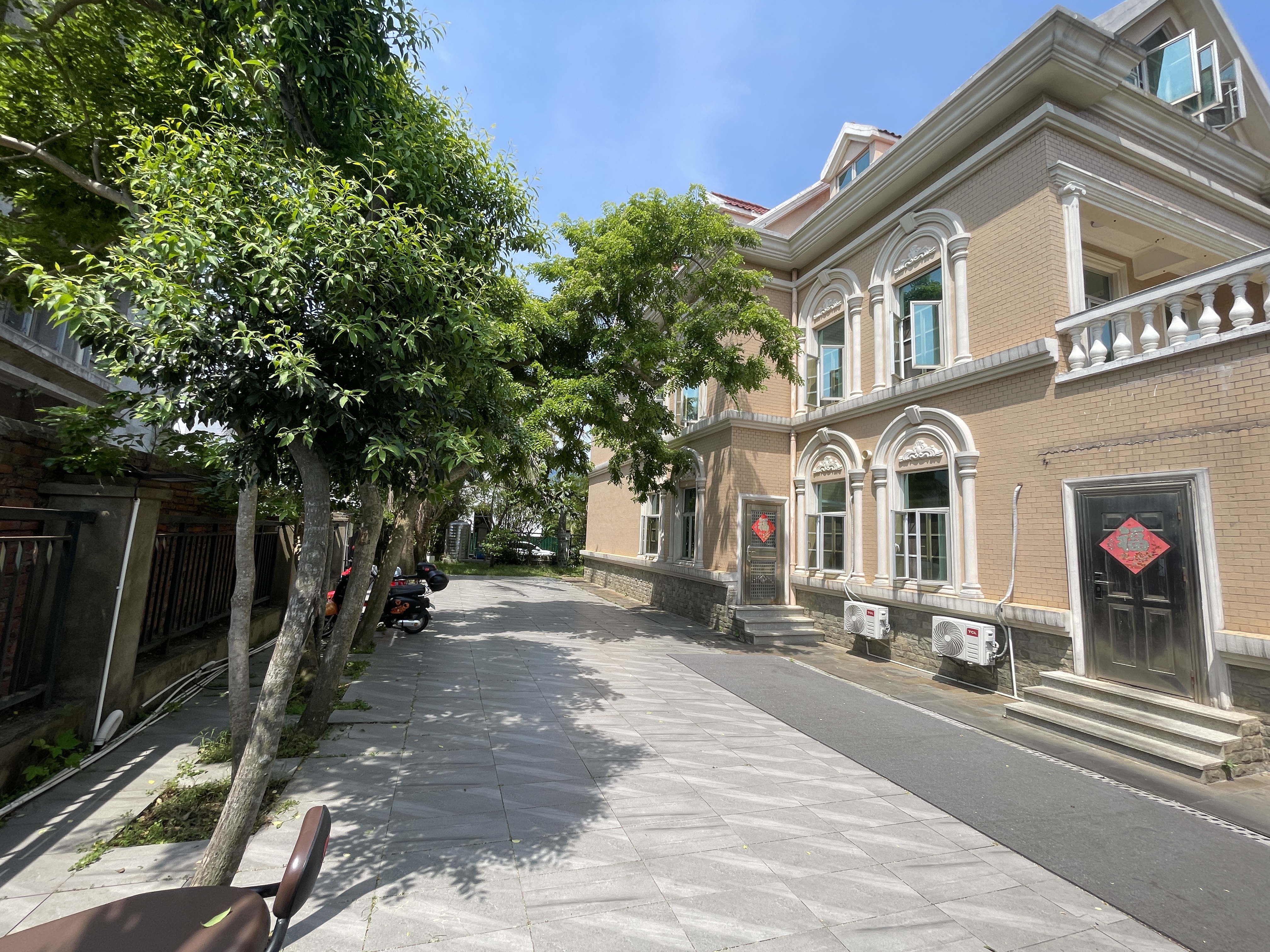 西湾别墅 8室3厅5卫 35000.0元/月 西湾别墅 8室3厅5卫 35000.0元/月室内图