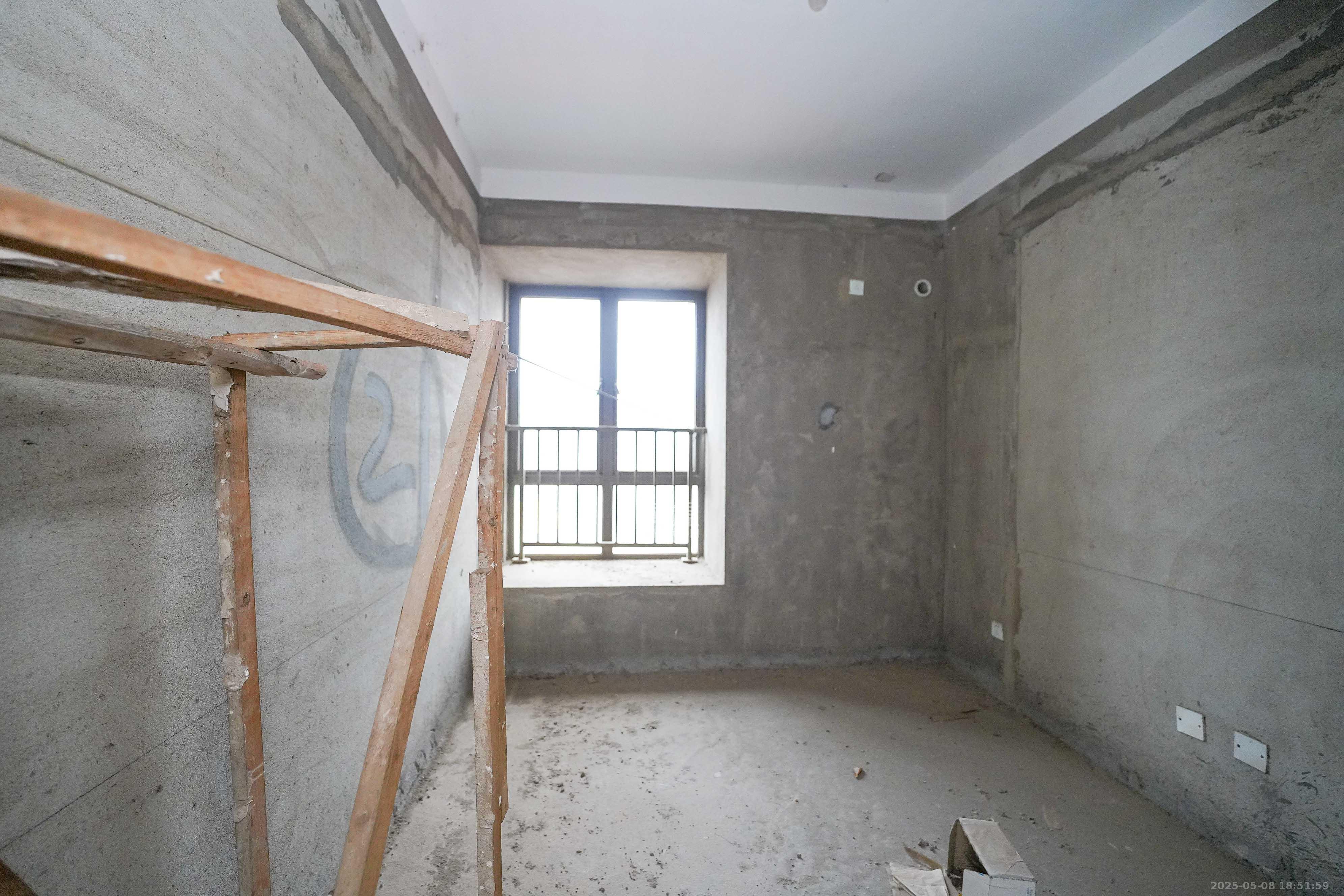 幸福庄园  4室2厅2卫    85.0万 幸福庄园  4室2厅2卫    85.0万卧室