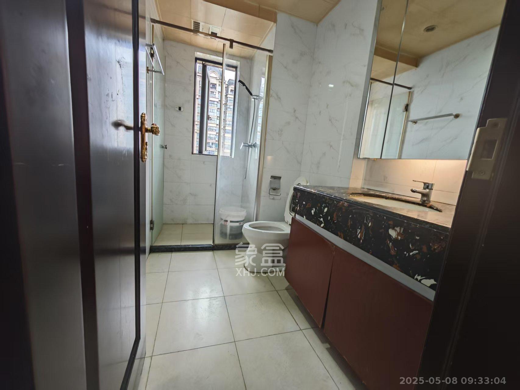 恒大御景天下城一期  3室2厅2卫    2300.0元/月 恒大御景天下城一期  3室2厅2卫    2300.0元/月室内图