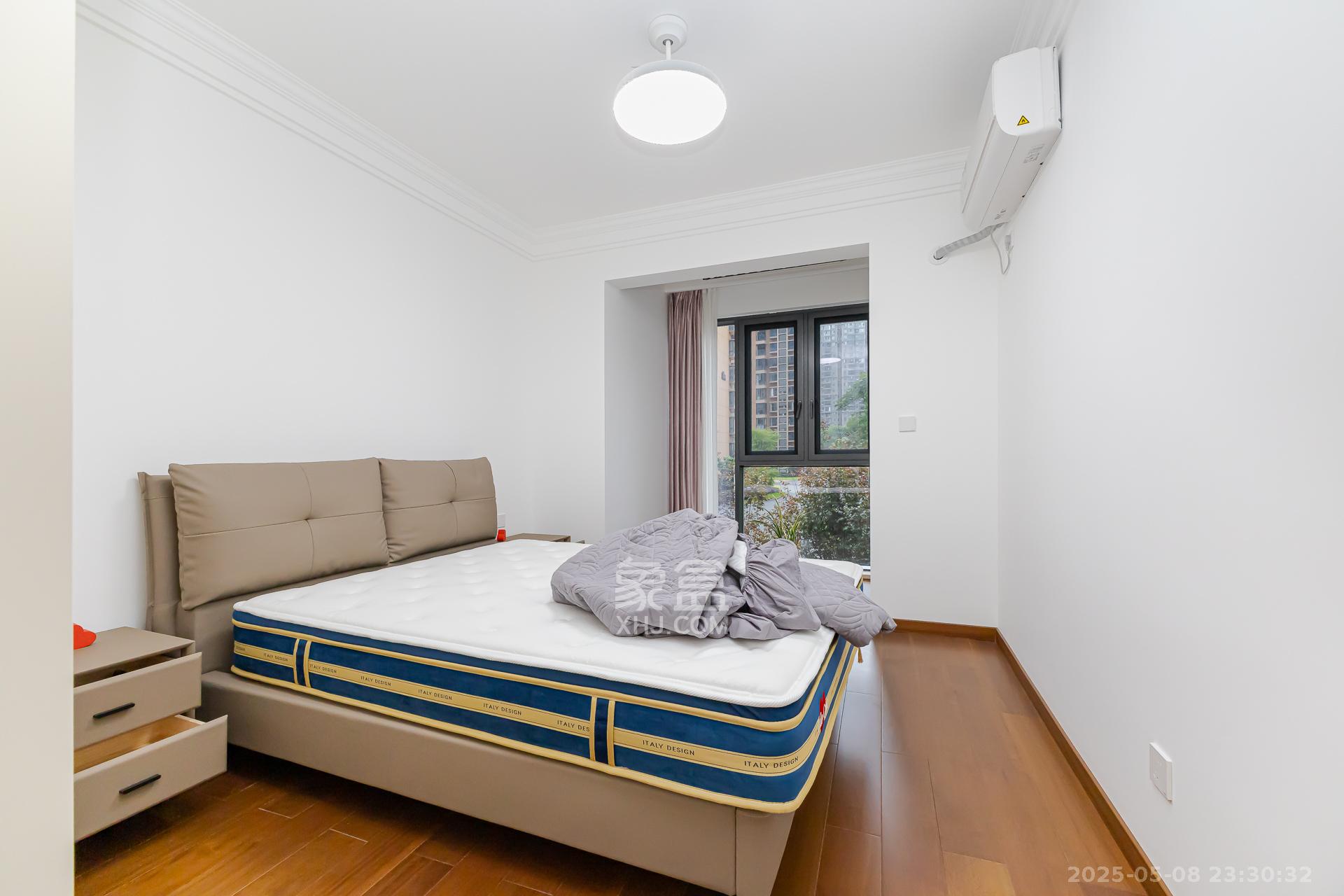 玛丽的花园(金色阳光家园)  3室2厅2卫    125.0万 玛丽的花园(金色阳光家园)  3室2厅2卫    125.0万卧室