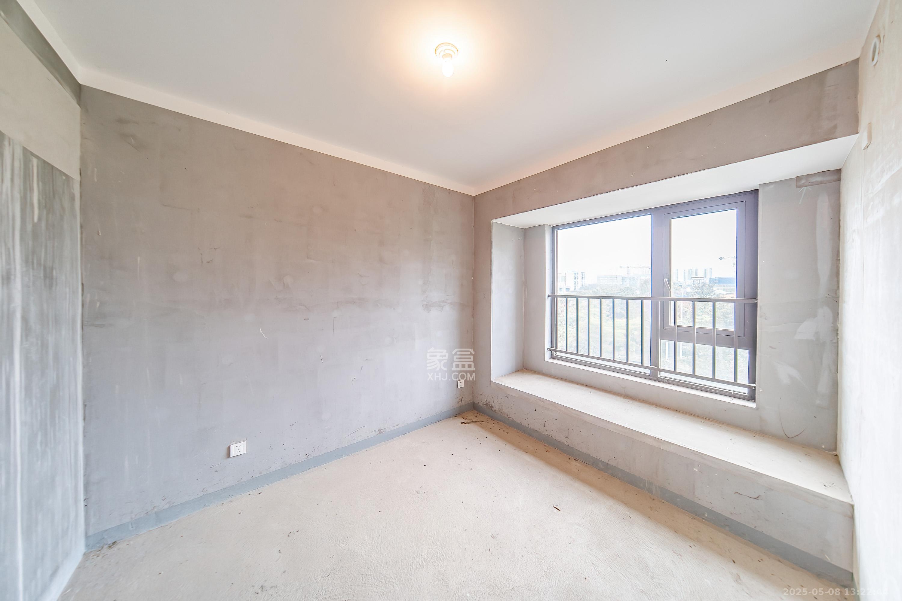 建发电建江山悦  4室2厅2卫   169.00万卧室