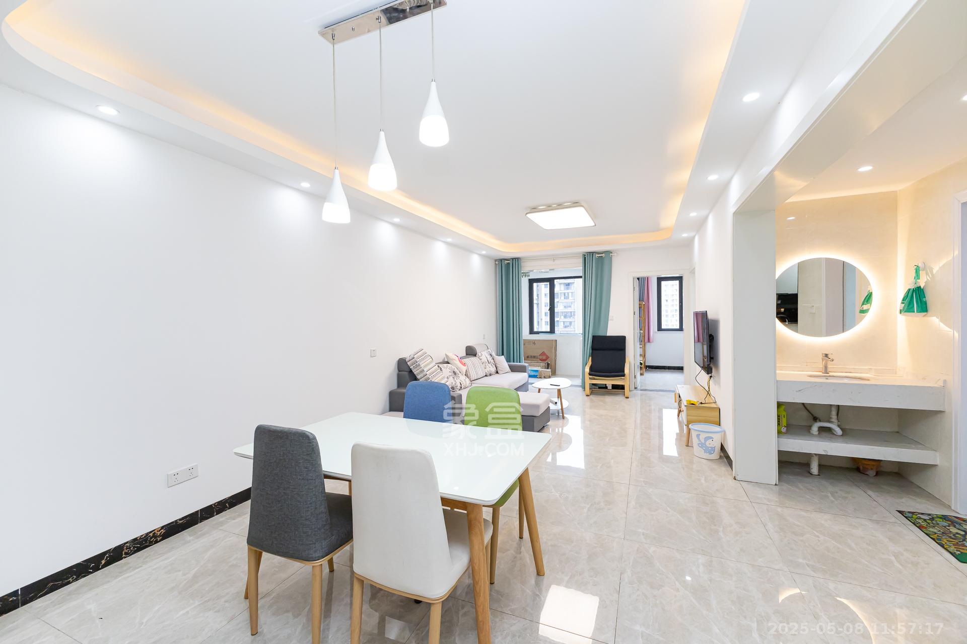 勤诚达境界城 3室2厅1卫 78.0万 勤诚达境界城 3室2厅1卫 78.0万客厅