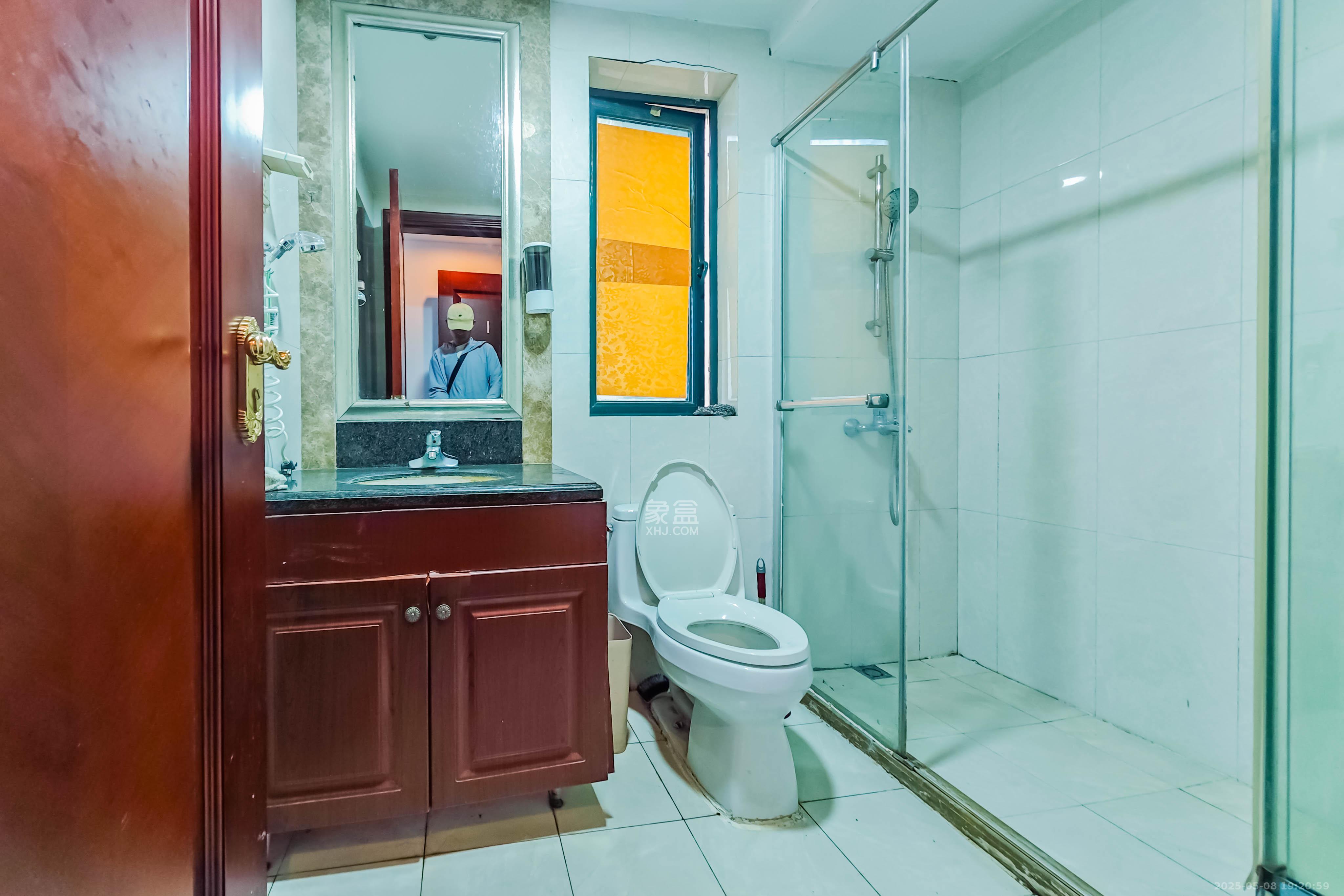 恒大绿洲  3室2厅2卫    86.0万 恒大绿洲  3室2厅2卫    86.0万卫生间