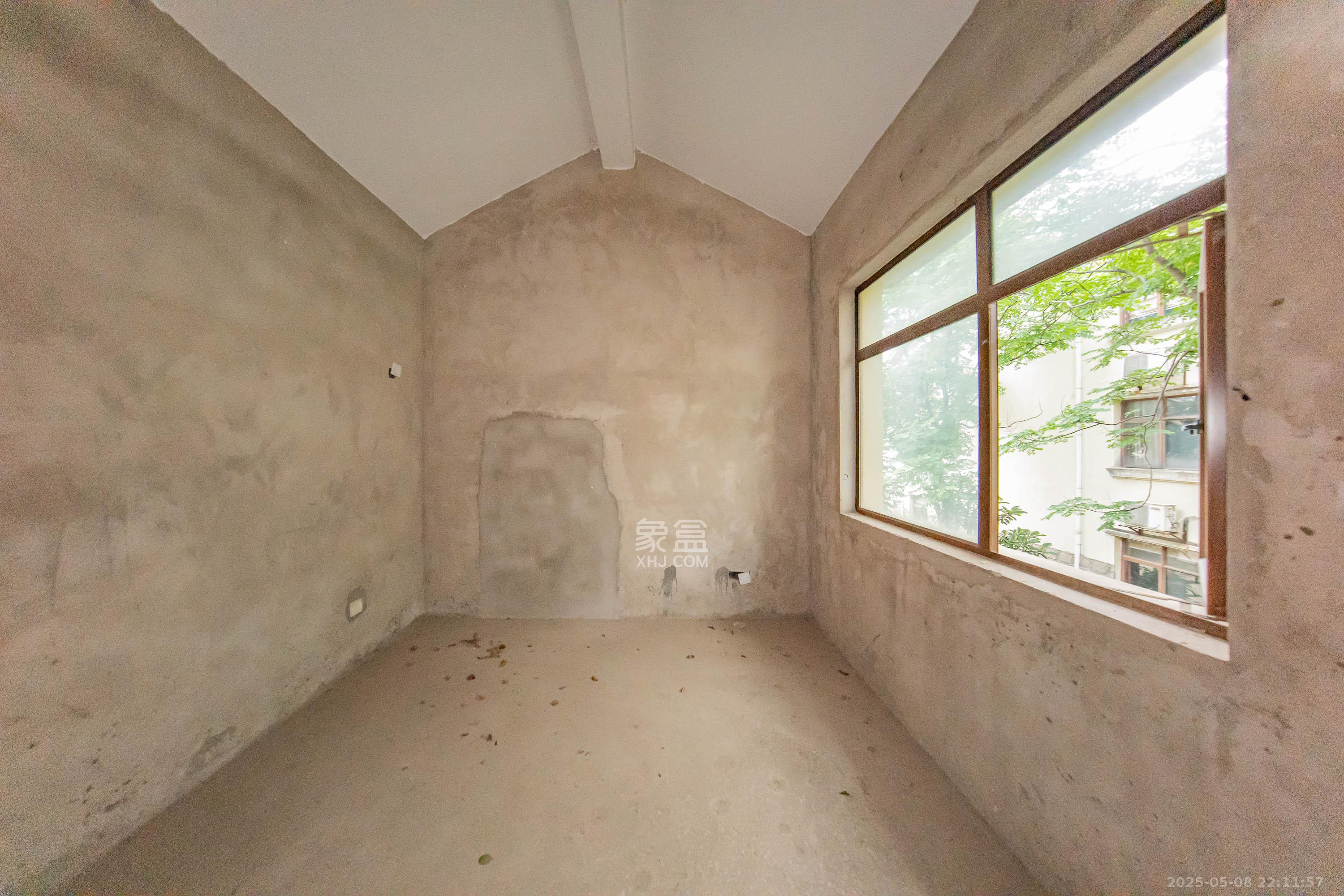 麓山恋迪亚溪谷 5室2厅2卫 300.0万 麓山恋迪亚溪谷 5室2厅2卫 300.0万卧室