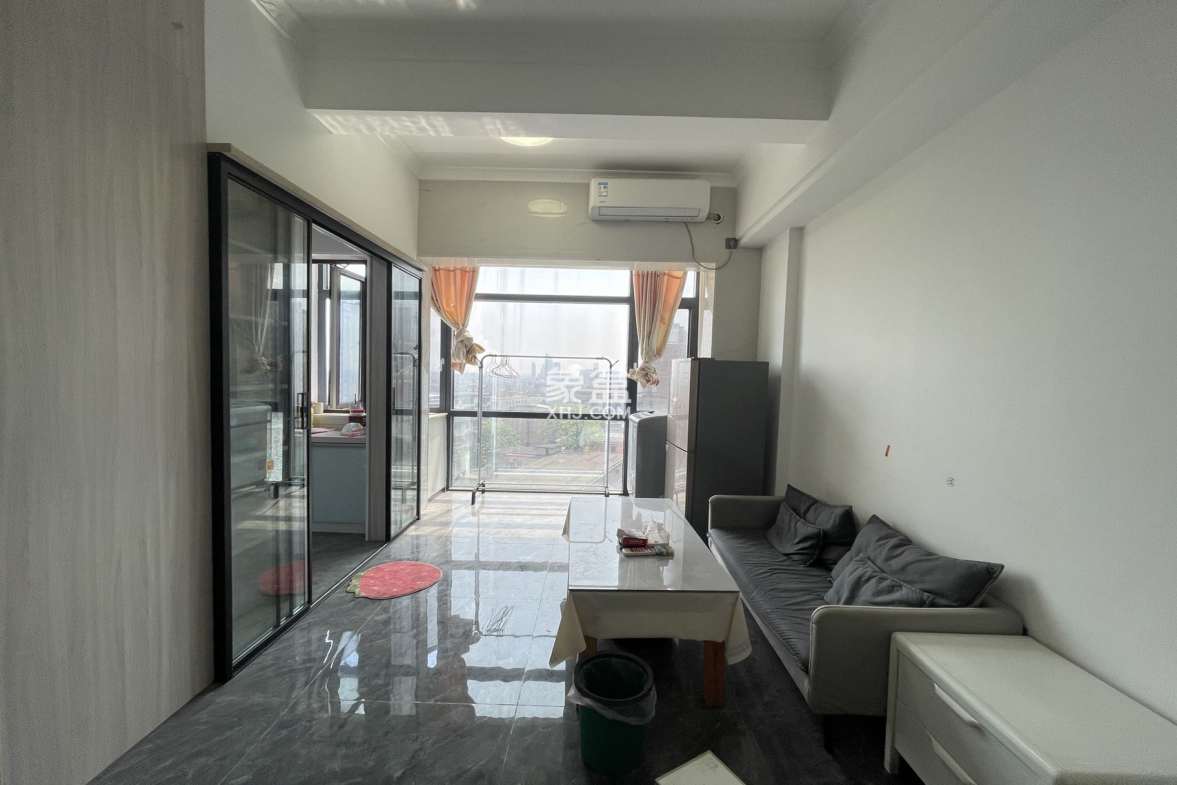 保利香槟国际  1室1厅1卫    1200.0元/月 保利香槟国际  1室1厅1卫    1200.0元/月室内图