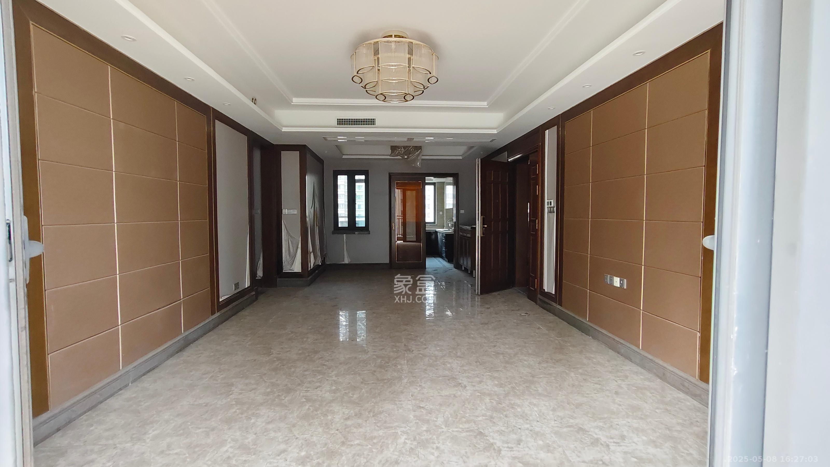 恒大御景半岛 4室2厅2卫 110.0万 恒大御景半岛 4室2厅2卫 110.0万客厅