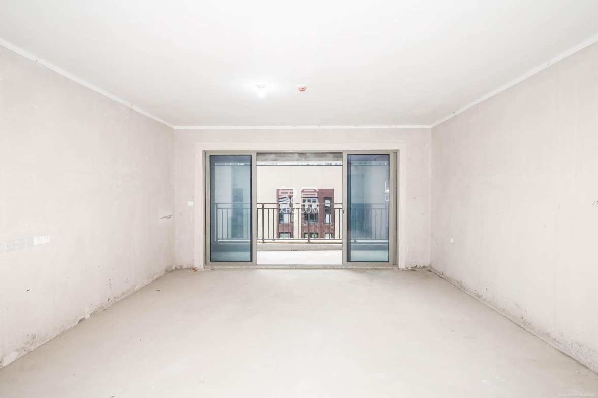 梅溪华府(新城金茂梦想华府)  4室2厅3卫    220.0万 梅溪华府(新城金茂梦想华府)  4室2厅3卫    220.0万客厅