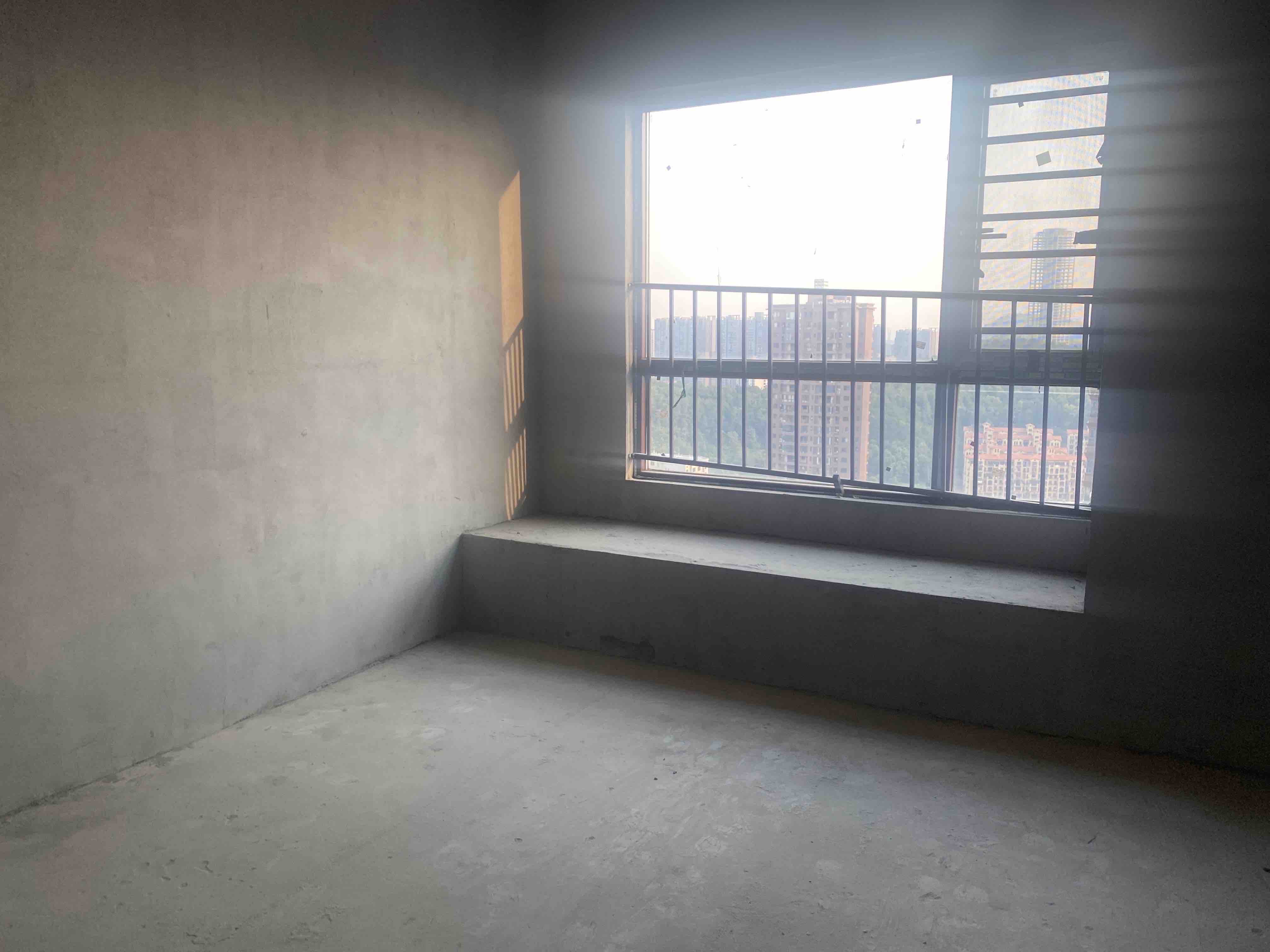 青春里 1室0厅0卫 100.0万 青春里 1室0厅0卫 100.0万客厅