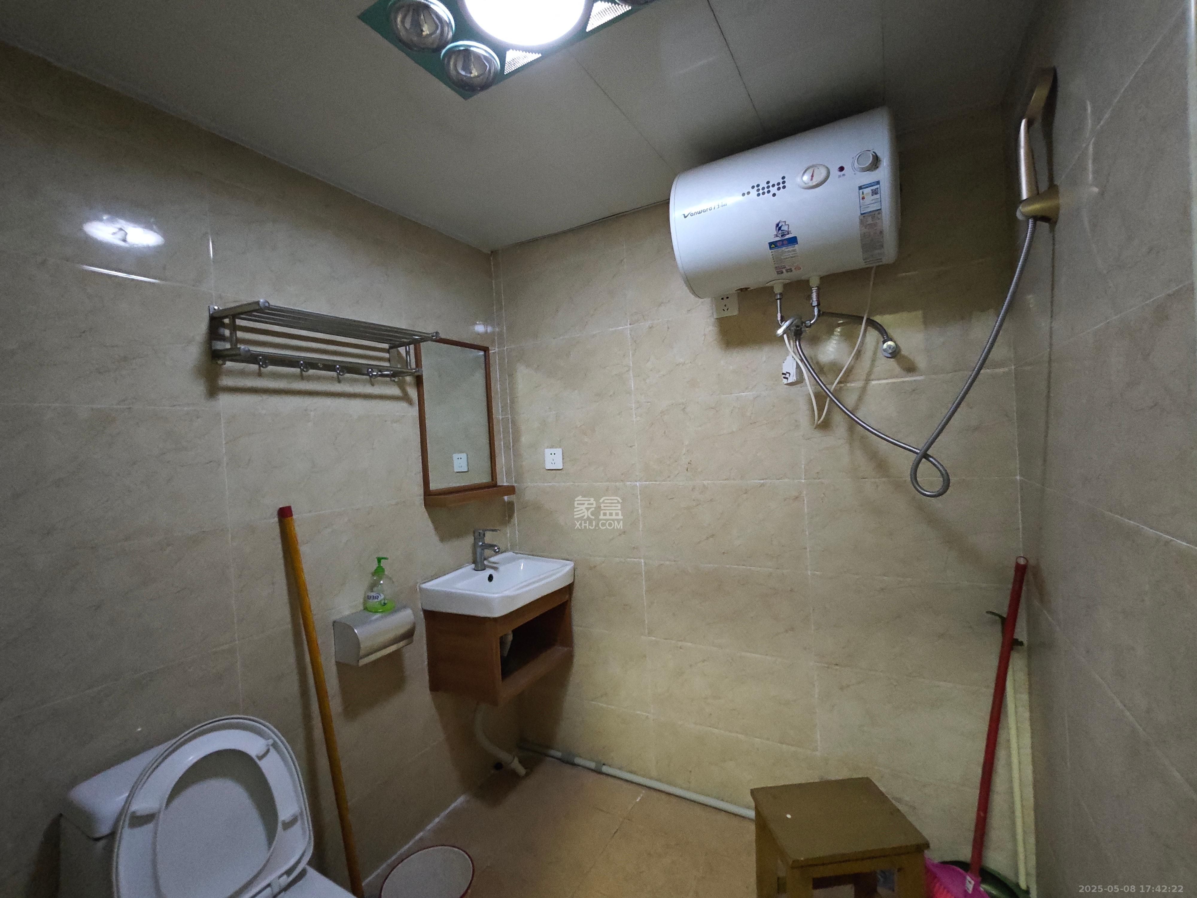 钰龙天下二期(钰龙佳园)  1室1厅1卫    1200.0元/月 钰龙天下二期(钰龙佳园)  1室1厅1卫    1200.0元/月室内图