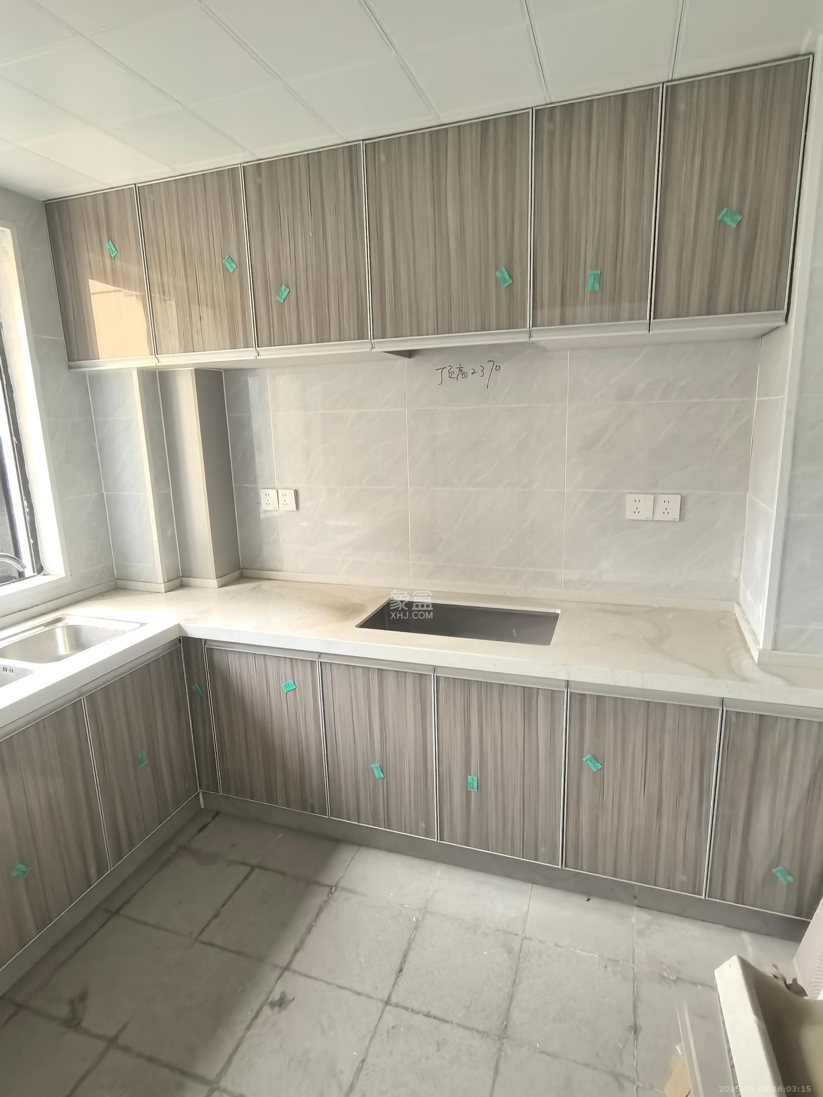 丽发新城  1室0厅0卫    2500.0元/月 丽发新城  1室0厅0卫    2500.0元/月室内图