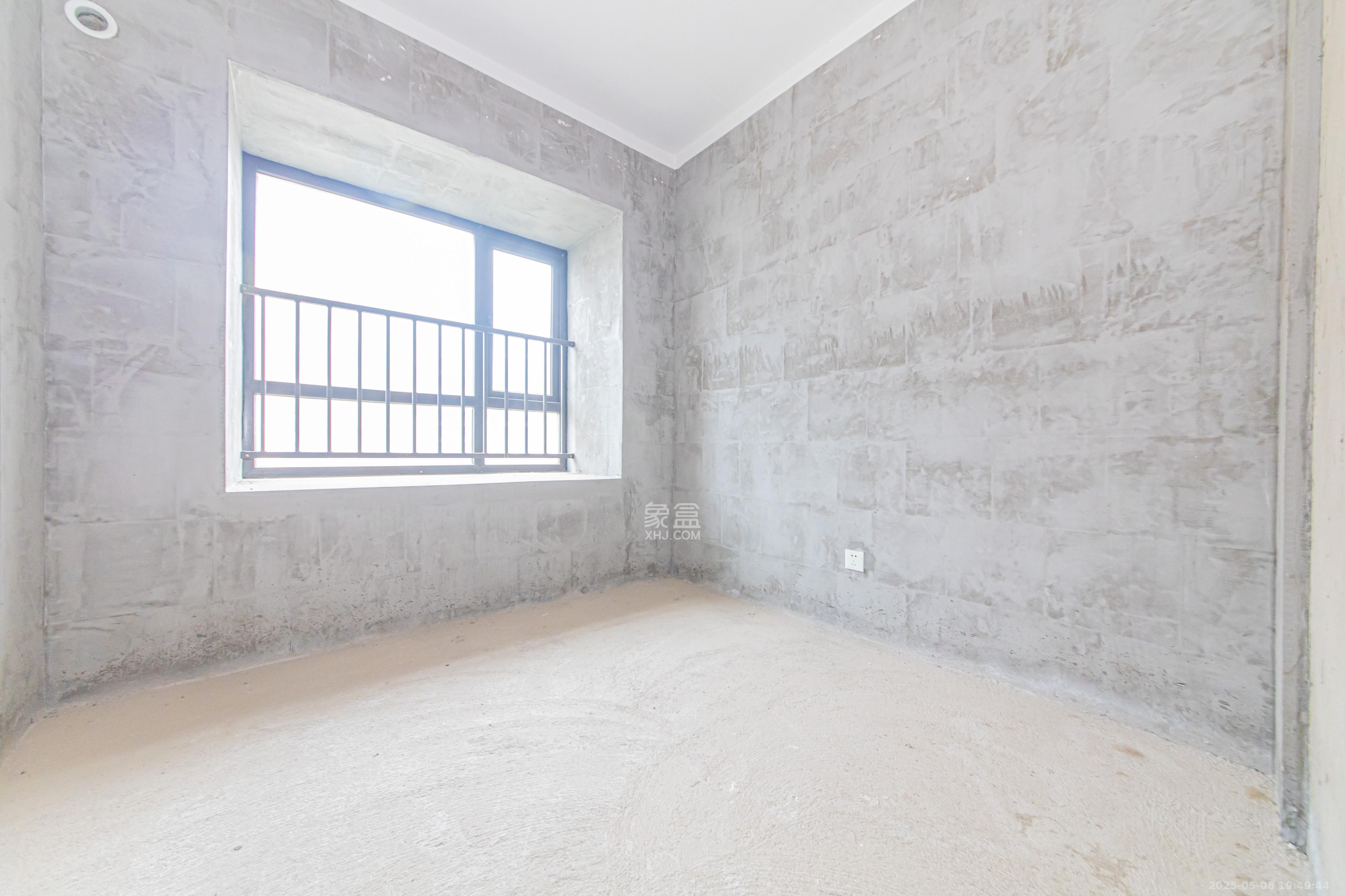 北辰中央公园DF区  4室2厅2卫   146.00万卧室
