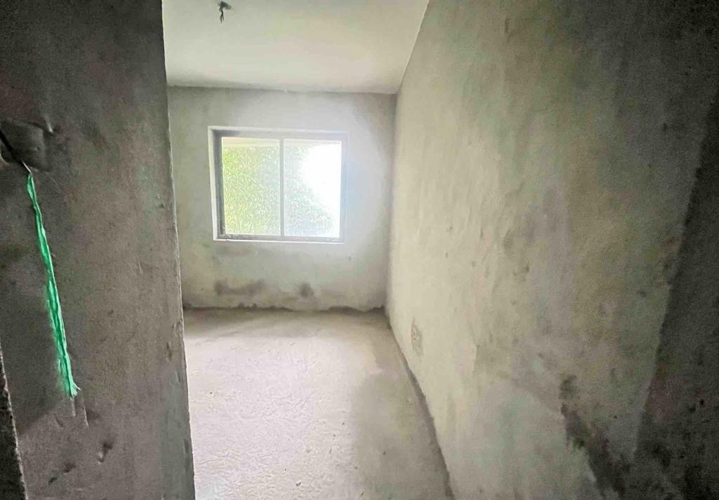 绿地海长流一期  3室2厅2卫    220.0万 绿地海长流一期  3室2厅2卫    220.0万室内图