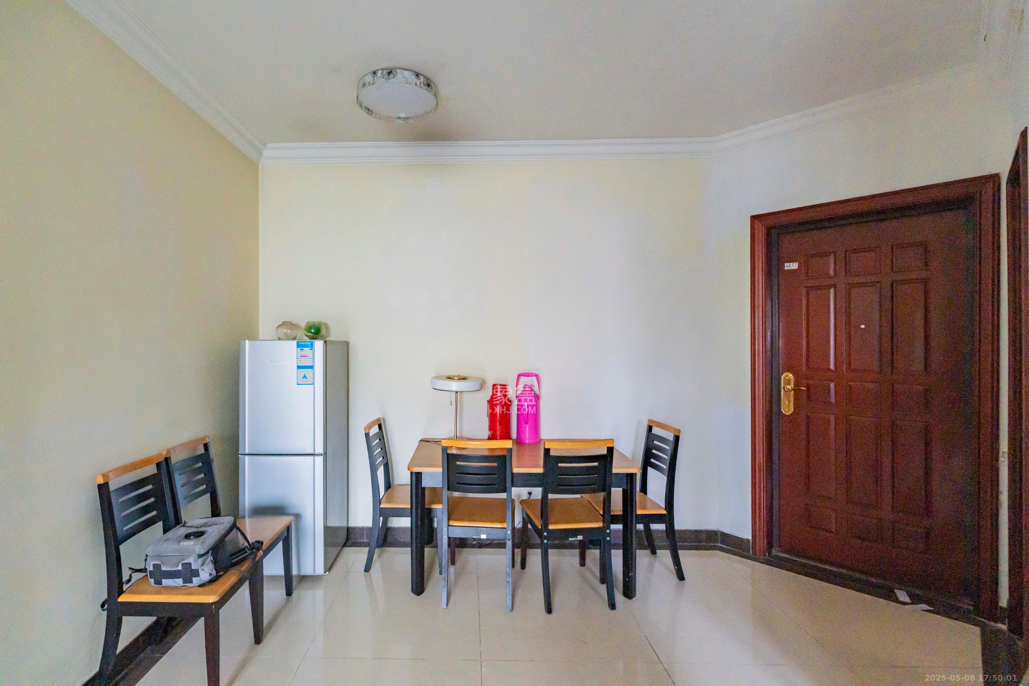 恒大雅苑  2室2厅1卫    65.0万客厅