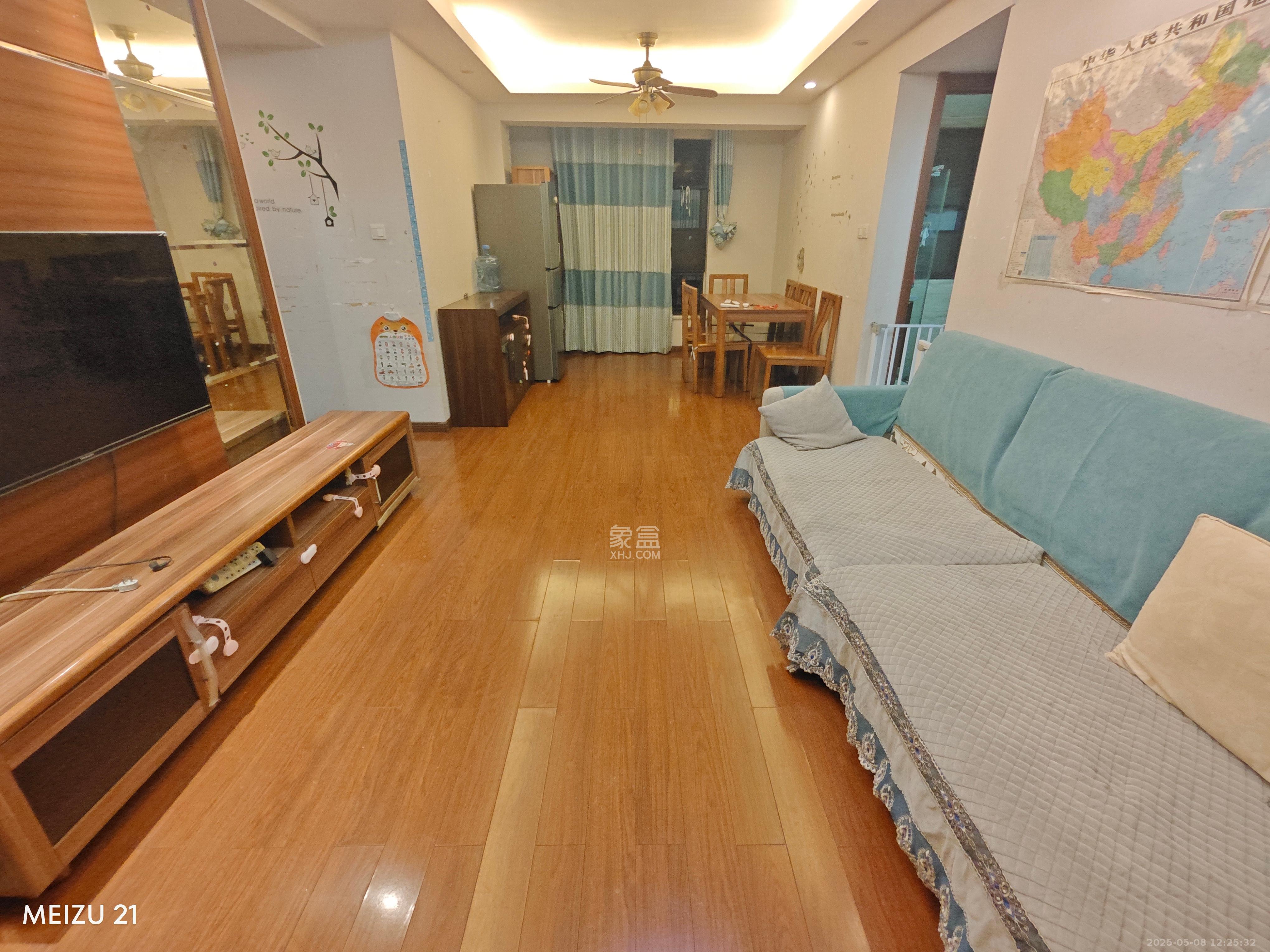 万科城  3室2厅1卫   2400.00元/月室内图