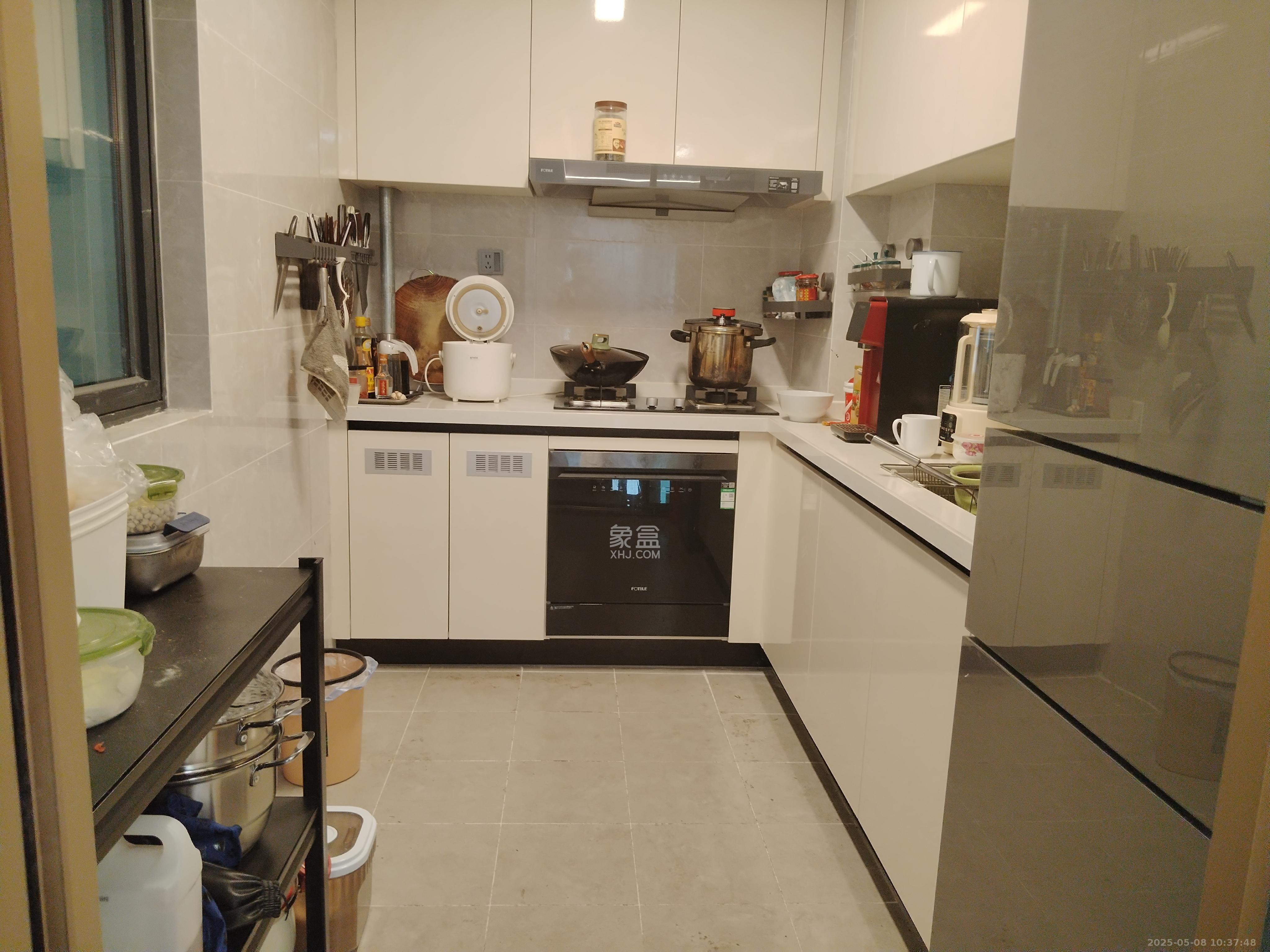 新华联梦想城 3室2厅2卫 2500.0元/月 新华联梦想城 3室2厅2卫 2500.0元/月室内图