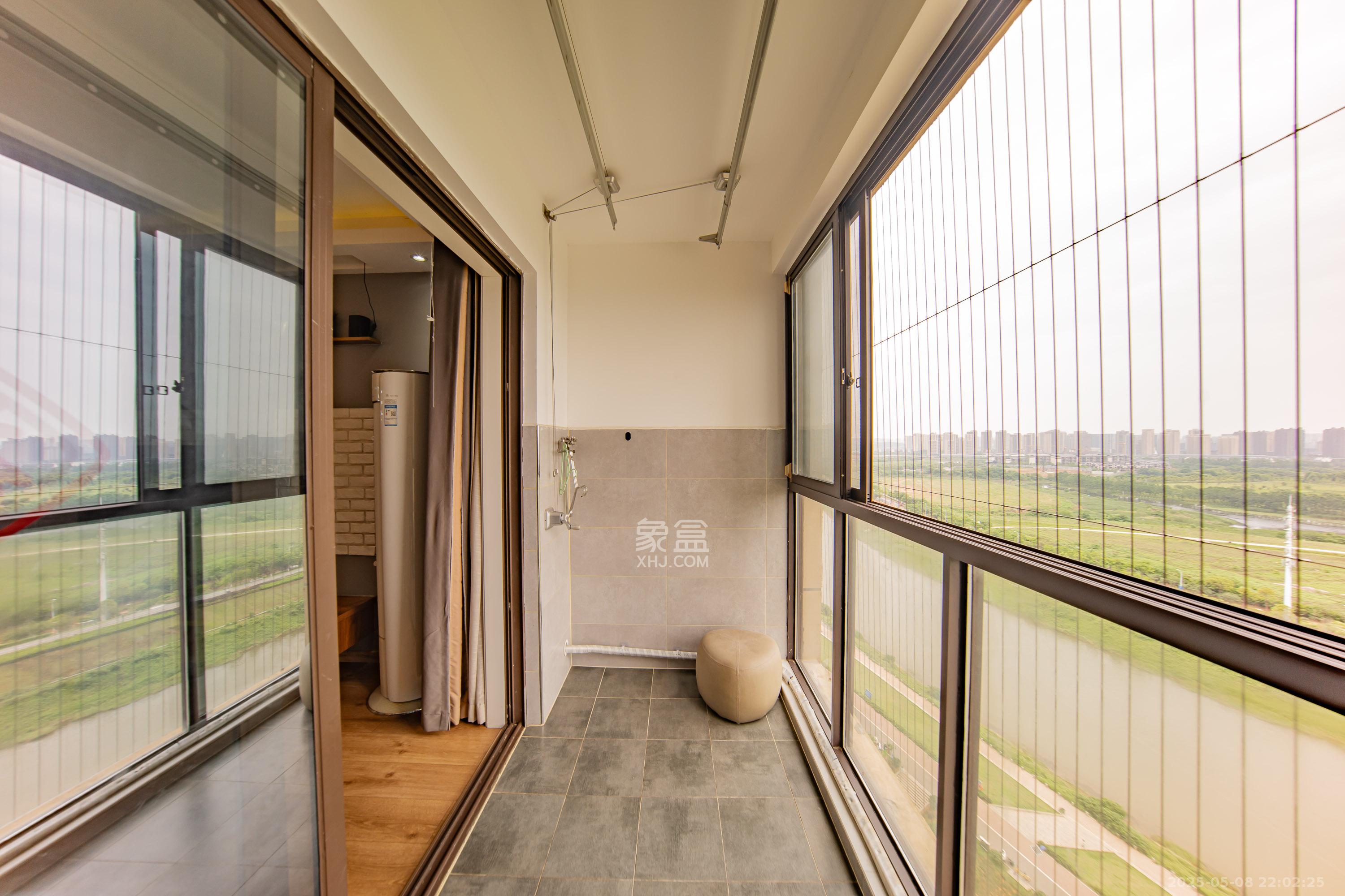 华润橡树湾  3室2厅1卫    79.0万阳台