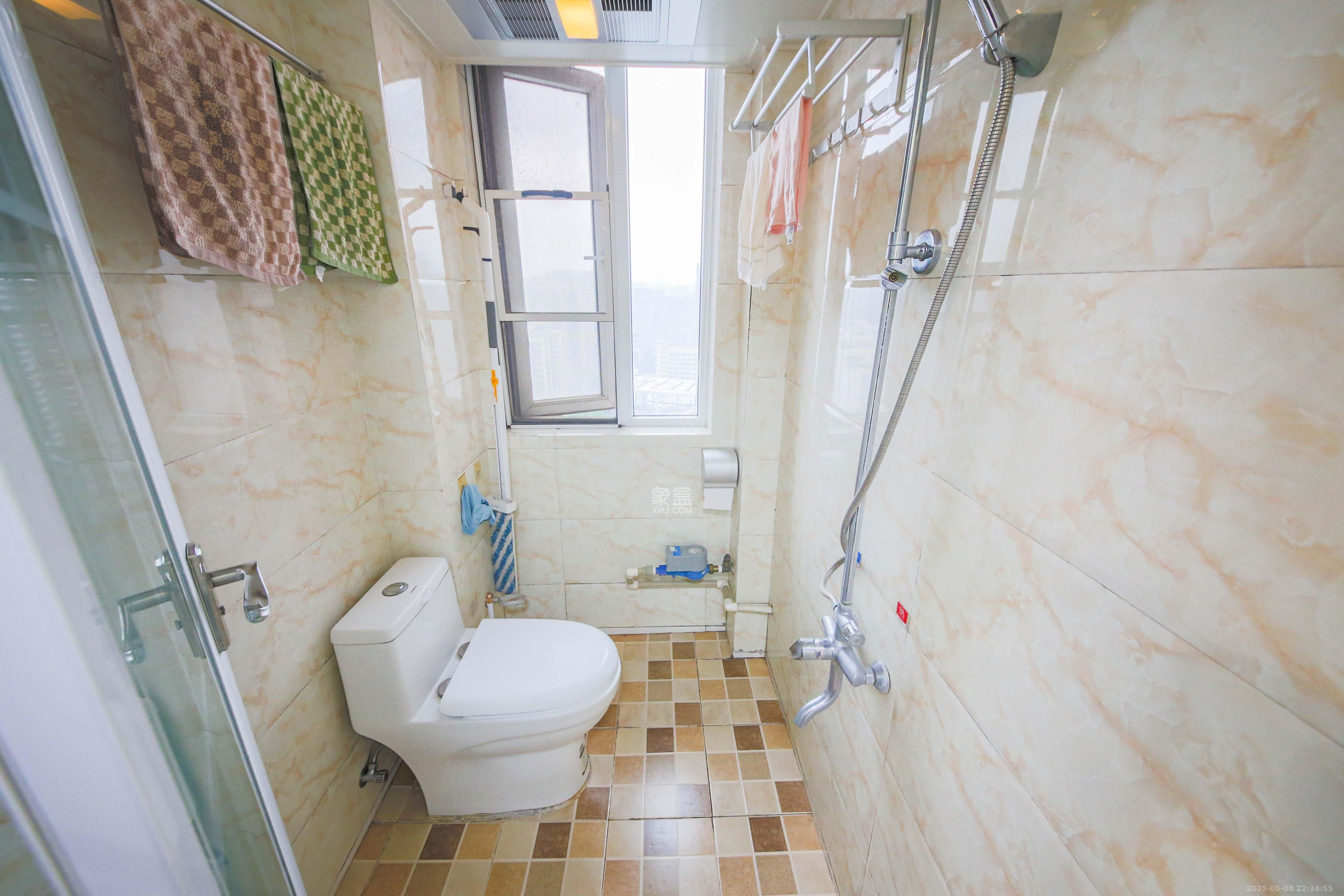 长城雅苑 2室2厅1卫 80.8万 长城雅苑 2室2厅1卫 80.8万卫生间