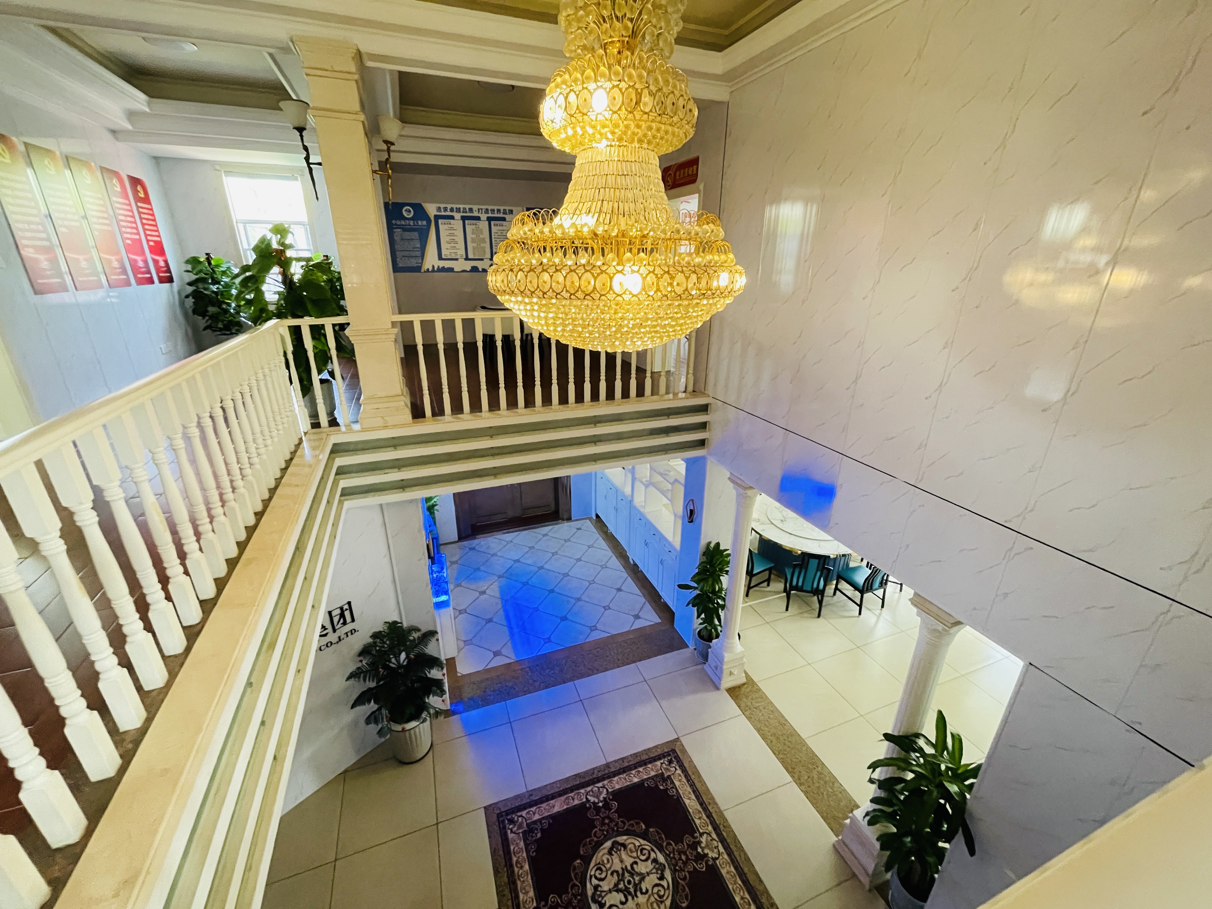 西湾别墅 8室3厅5卫 35000.0元/月 西湾别墅 8室3厅5卫 35000.0元/月室内图