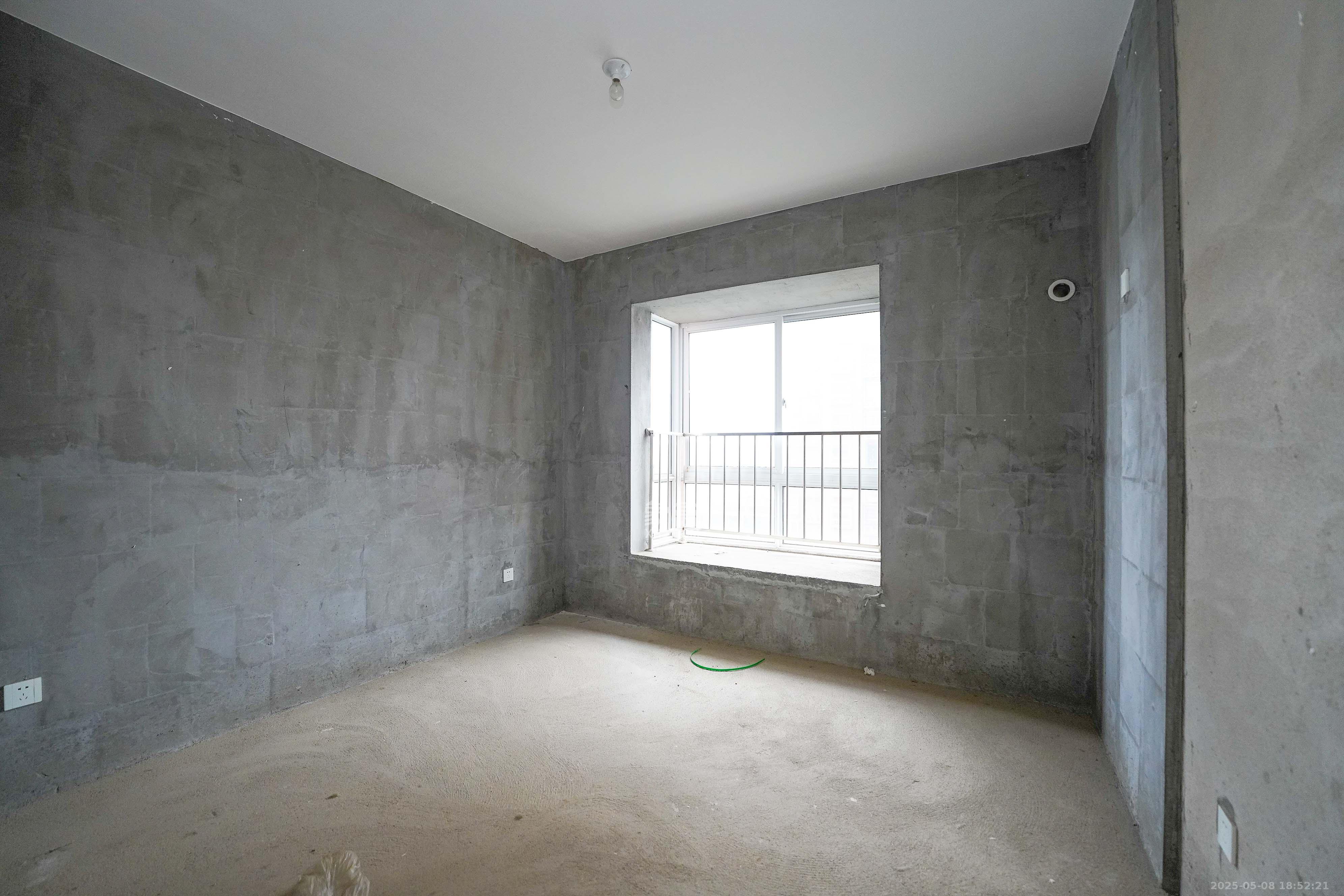 凯富南方鑫城 3室2厅2卫 67.0万 凯富南方鑫城 3室2厅2卫 67.0万卧室