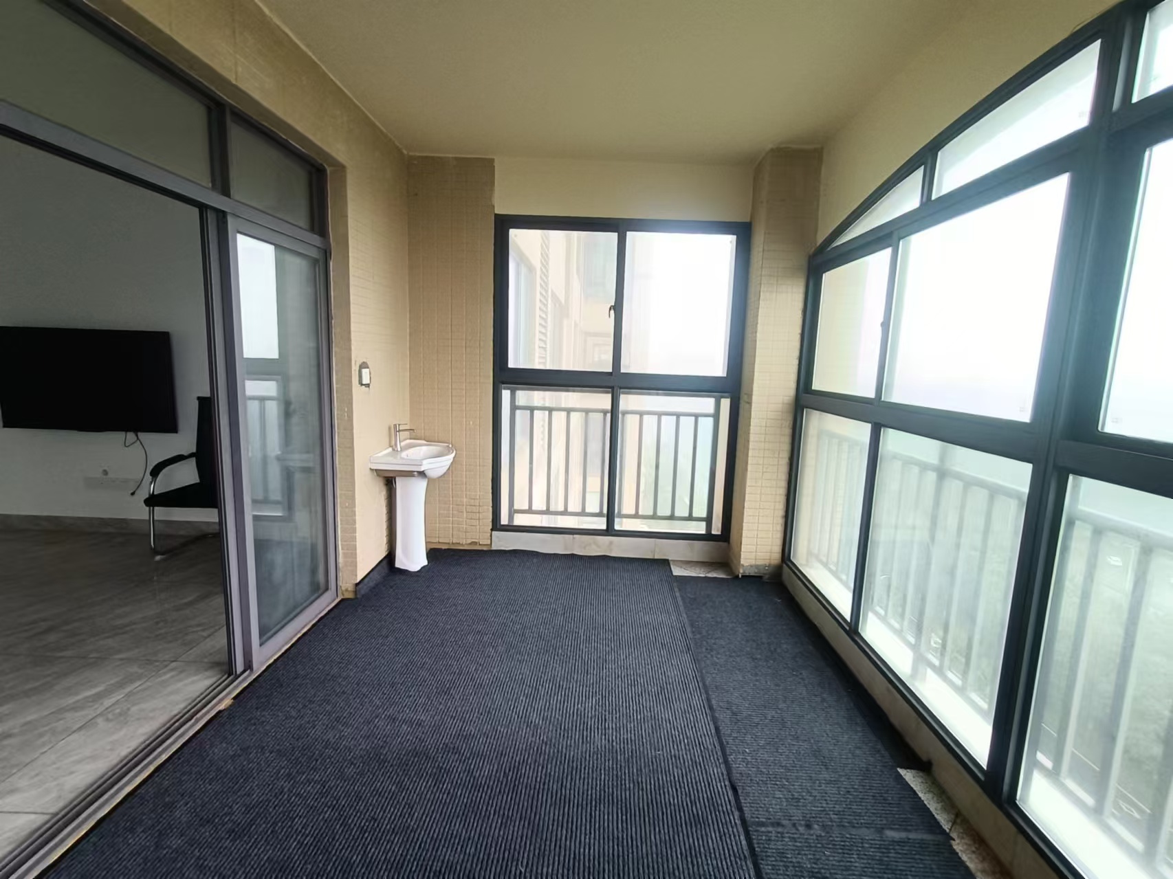 农信大院(响水湾度假公寓) 4室2厅2卫 3000.0元/月 农信大院(响水湾度假公寓) 4室2厅2卫 3000.0元/月室内图