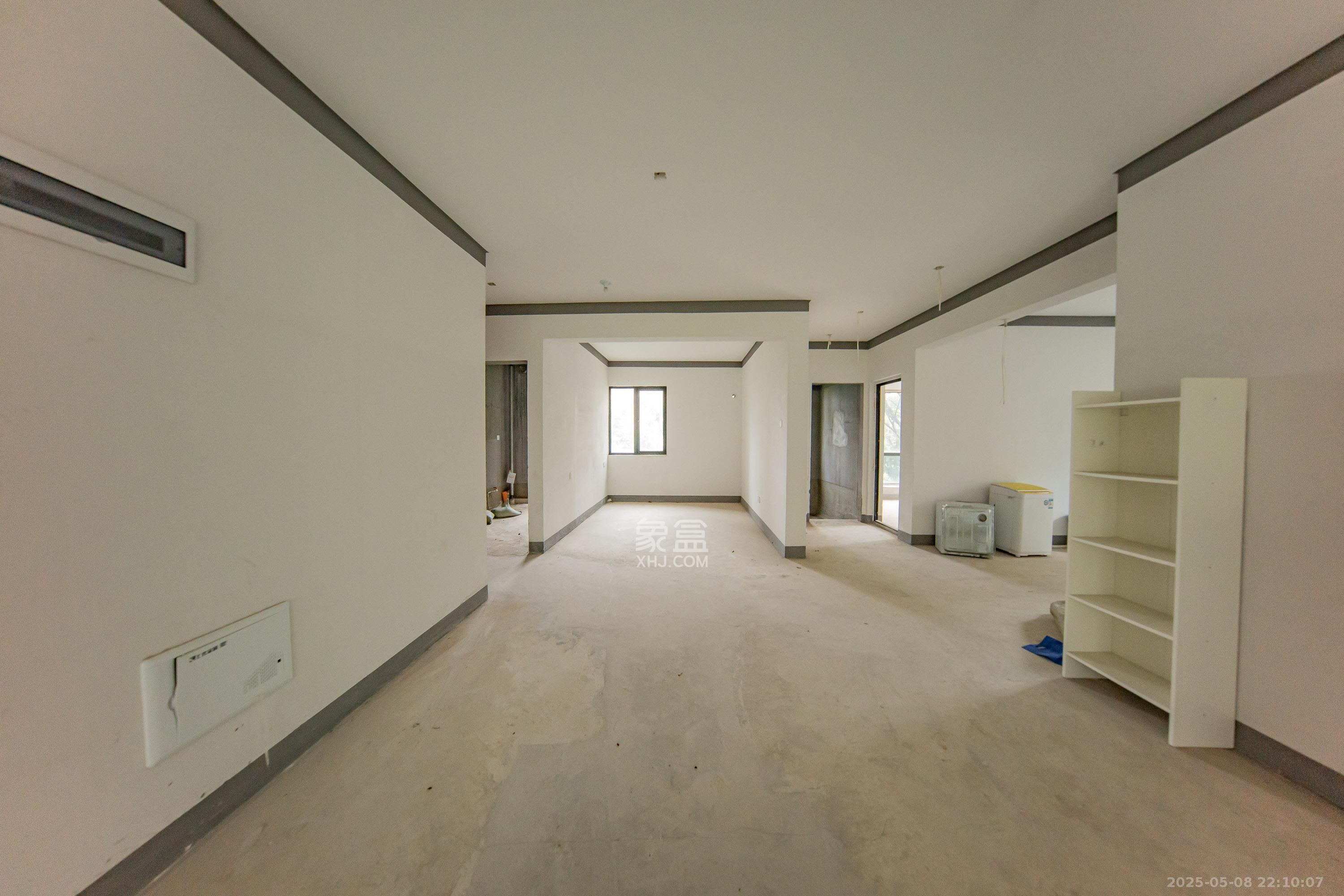 建投象山国际  4室2厅2卫   135.00万客厅