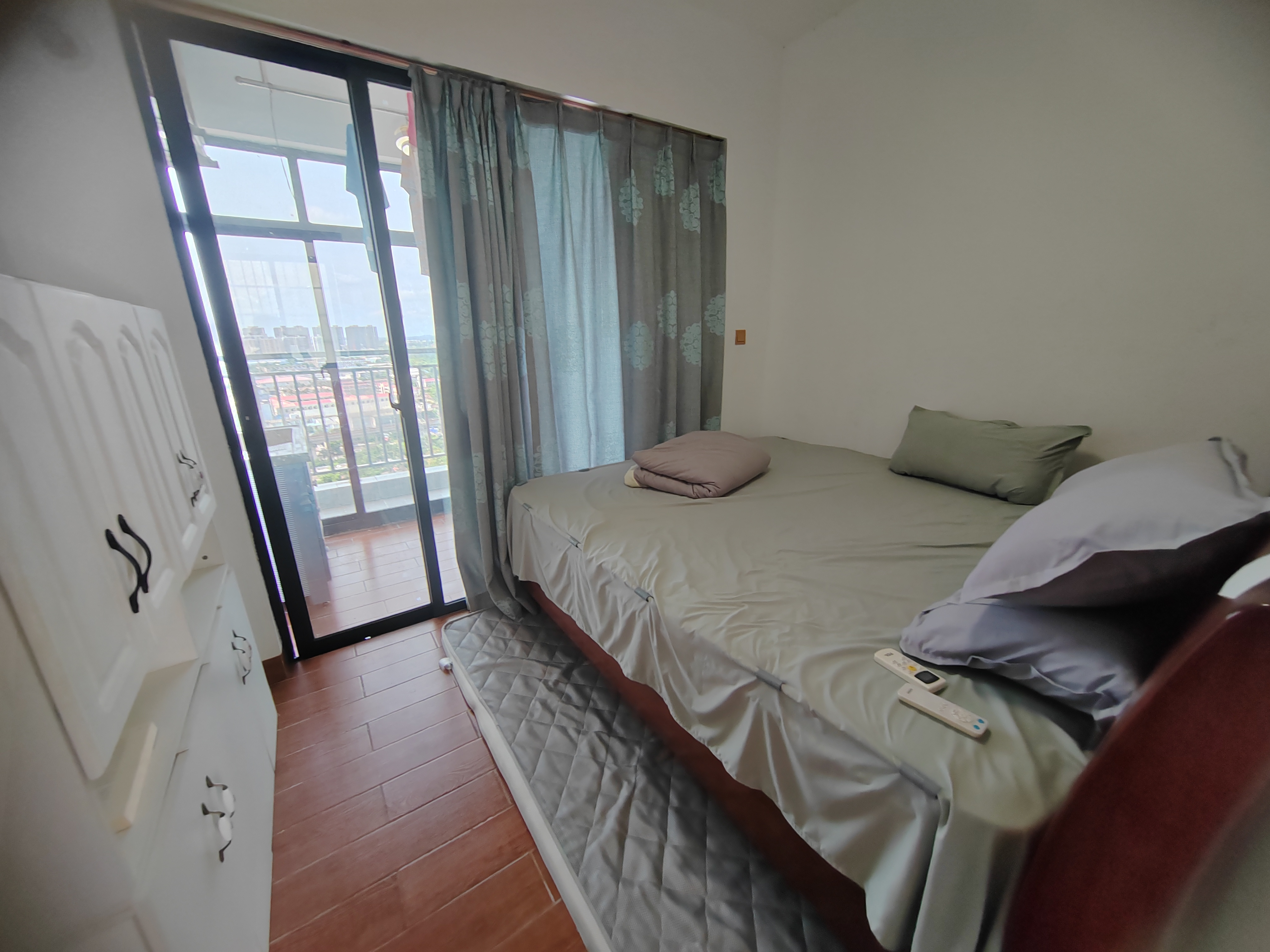 蓝海瑞园 2室2厅1卫 2100.00元/月 蓝海瑞园 2室2厅1卫 2100.00元/月室内图