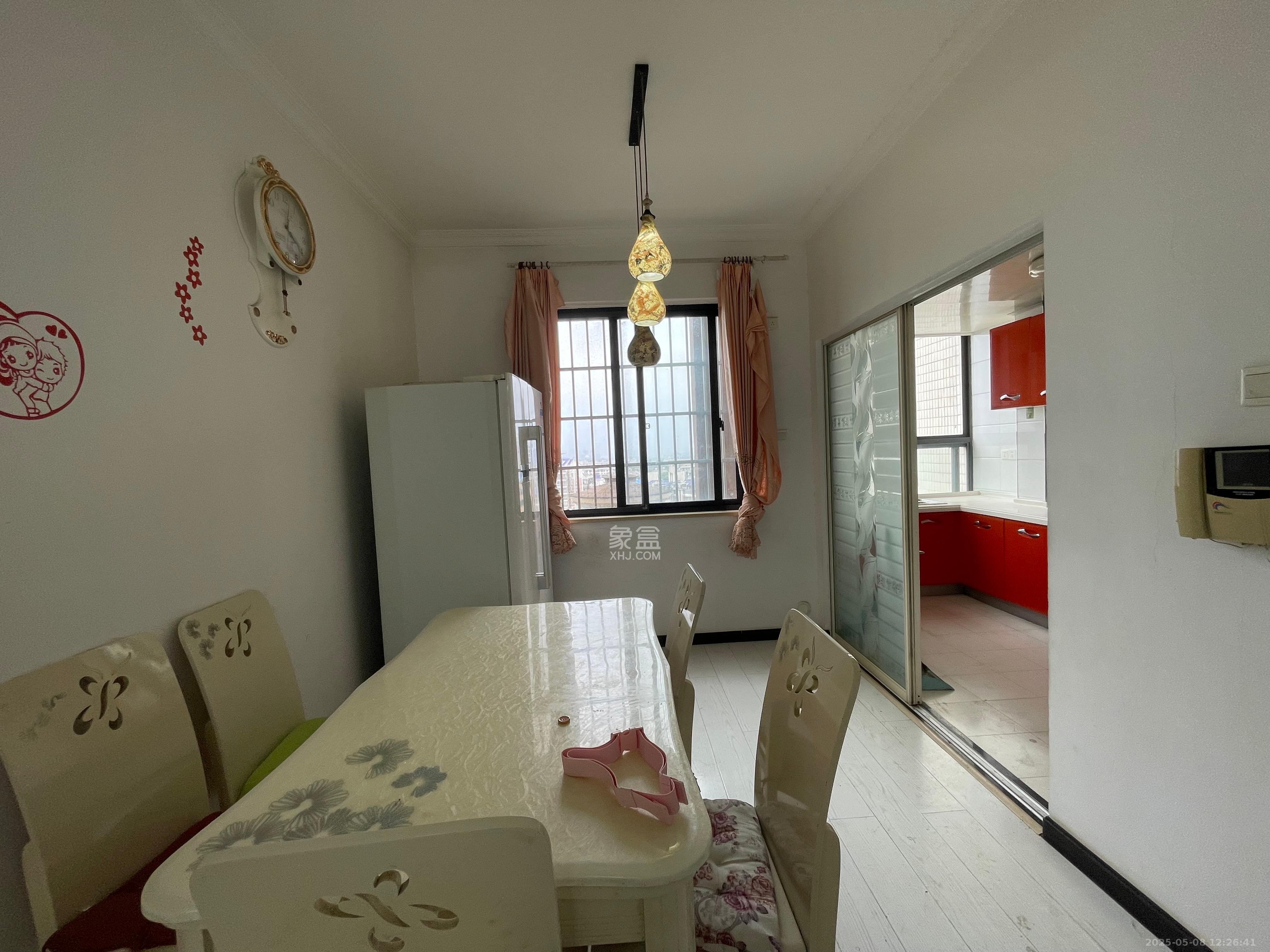 城南故事家园  3室2厅2卫   2200.00元/月室内图