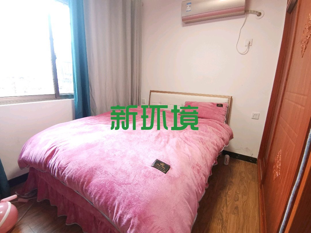 维港御景湾  3室2厅2卫   79.80万客厅