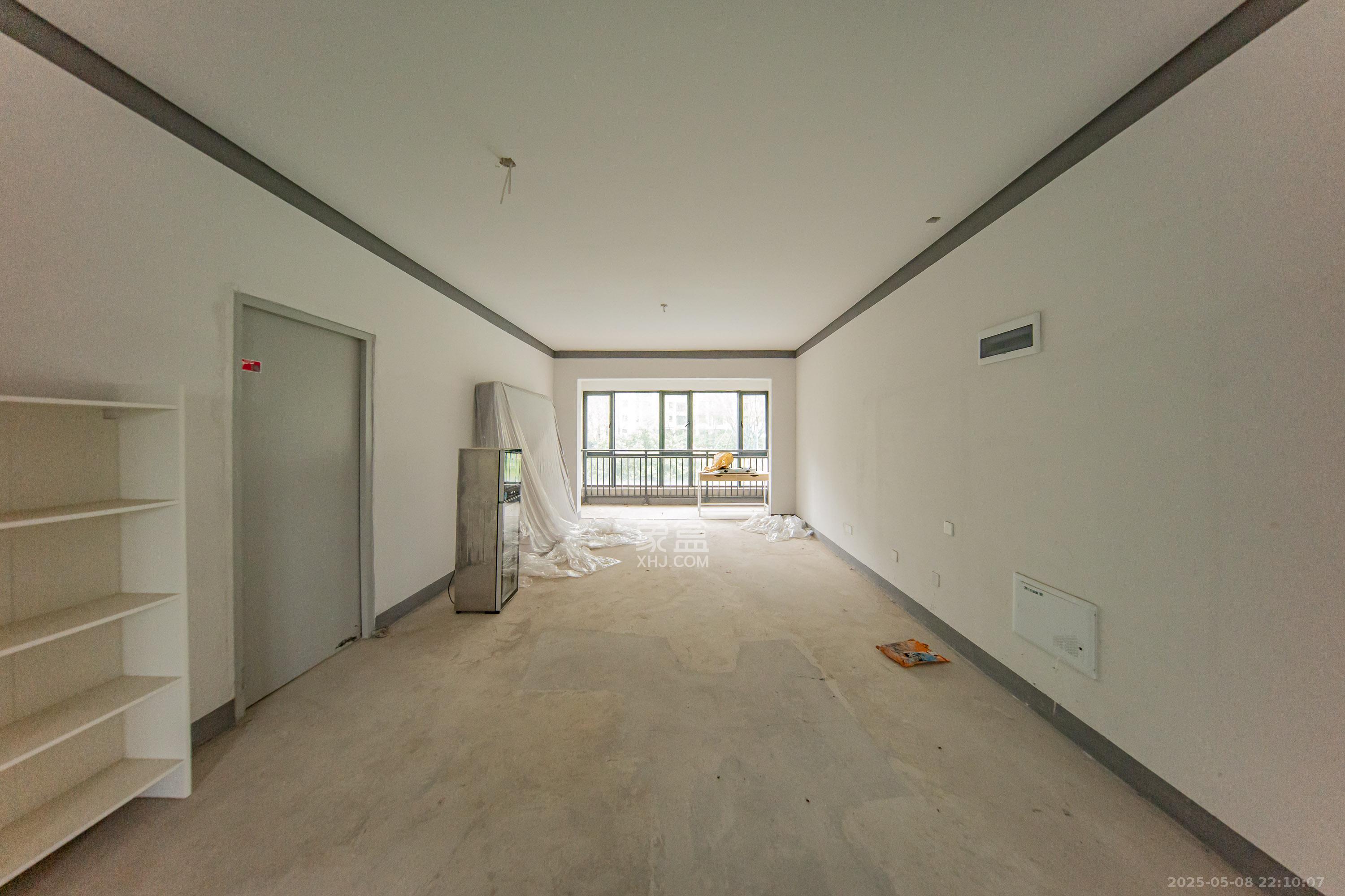 建投象山国际  4室2厅2卫   135.00万客厅
