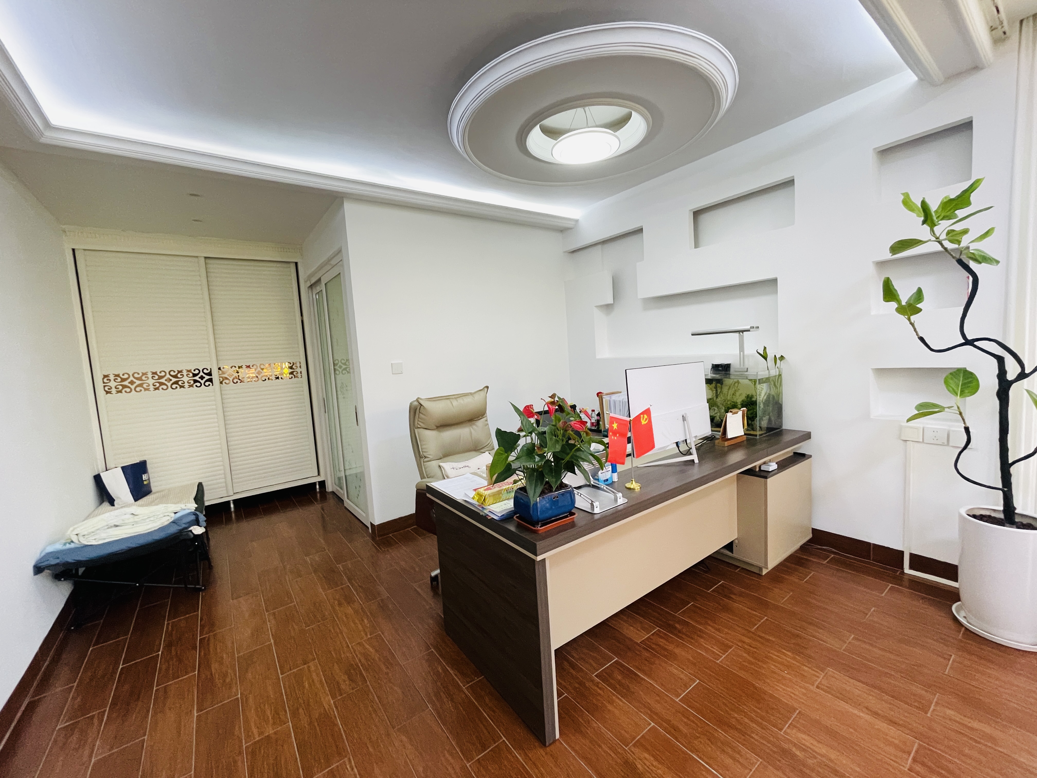 西湾别墅 8室3厅5卫 35000.0元/月 西湾别墅 8室3厅5卫 35000.0元/月室内图