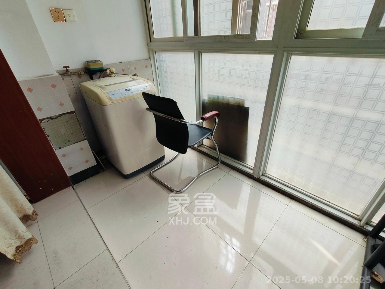 湘绣城  2室2厅1卫    1400.0元/月 湘绣城  2室2厅1卫    1400.0元/月室内图