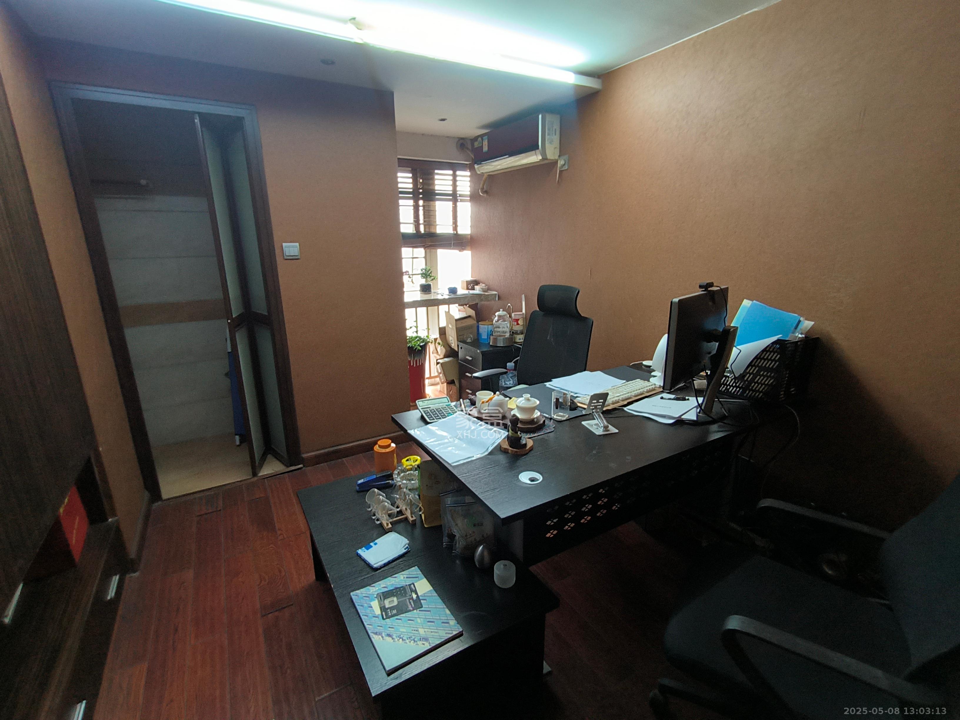 汇富中心  1室1厅1卫    5000.0元/月 汇富中心  1室1厅1卫    5000.0元/月室内图