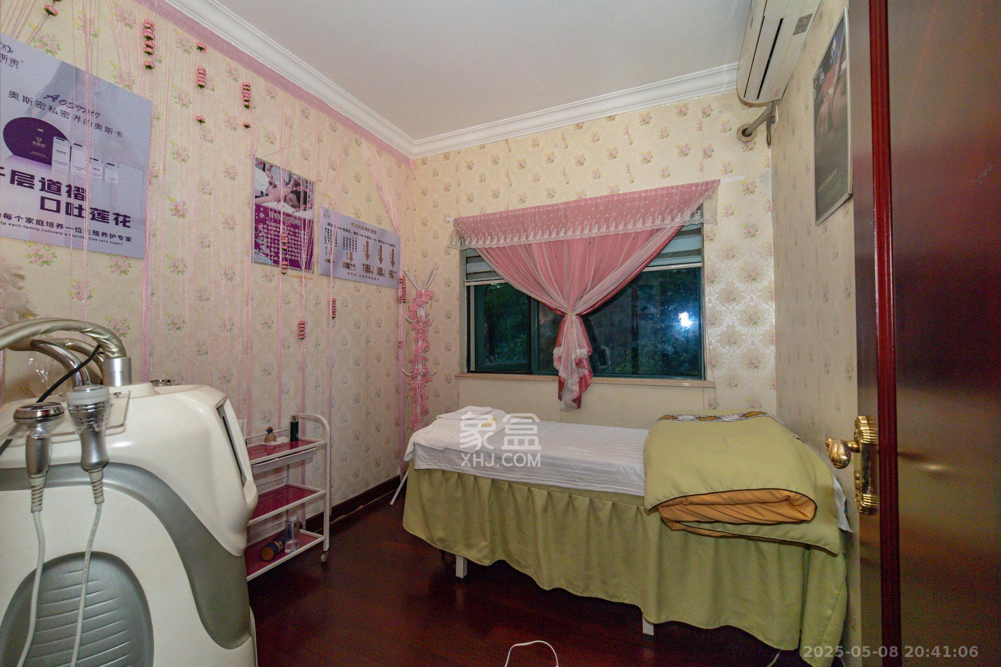 恒大翡翠华庭 3室2厅2卫 68.0万 恒大翡翠华庭 3室2厅2卫 68.0万卧室