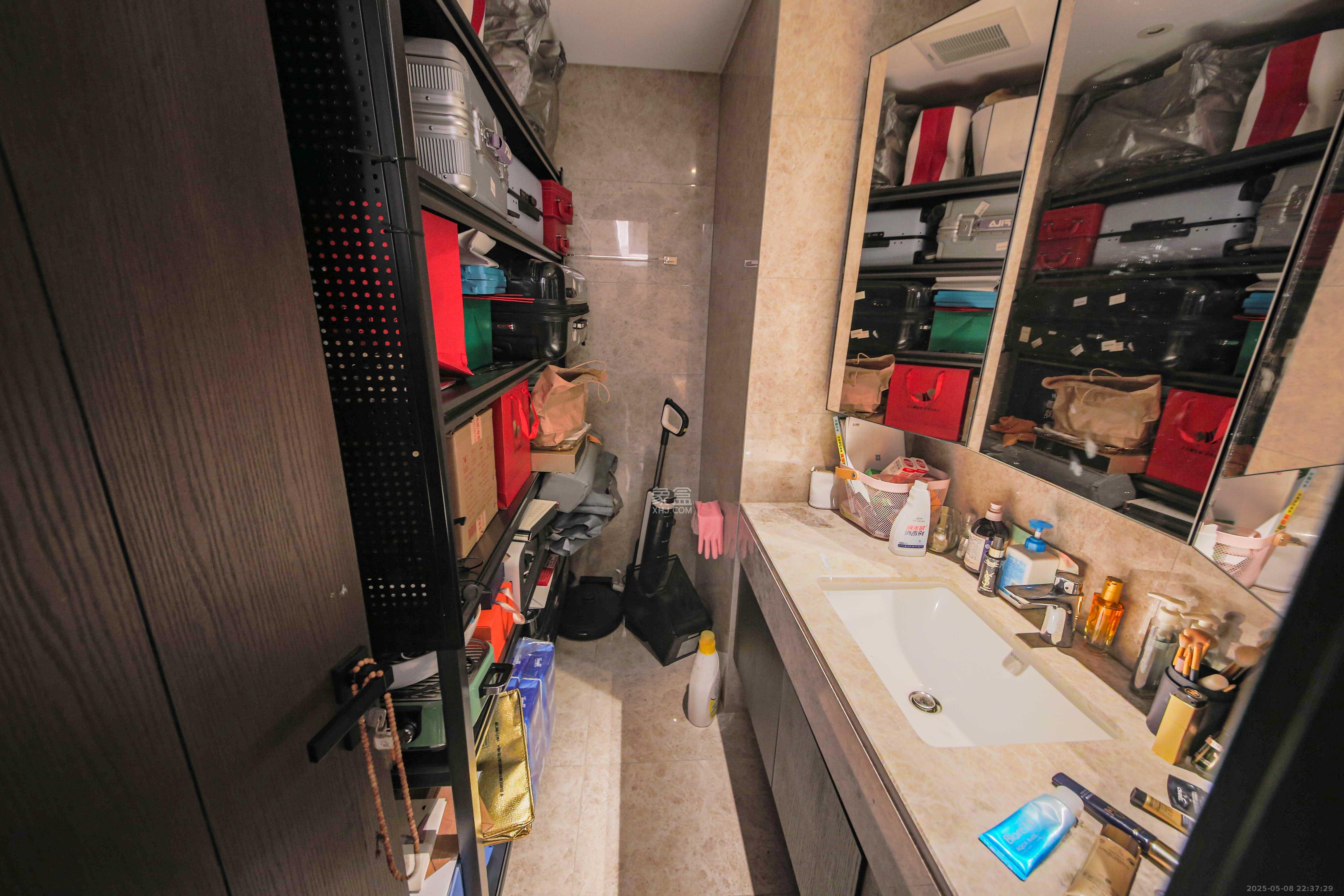 印湘江一期  4室2厅3卫   398.00万卫生间