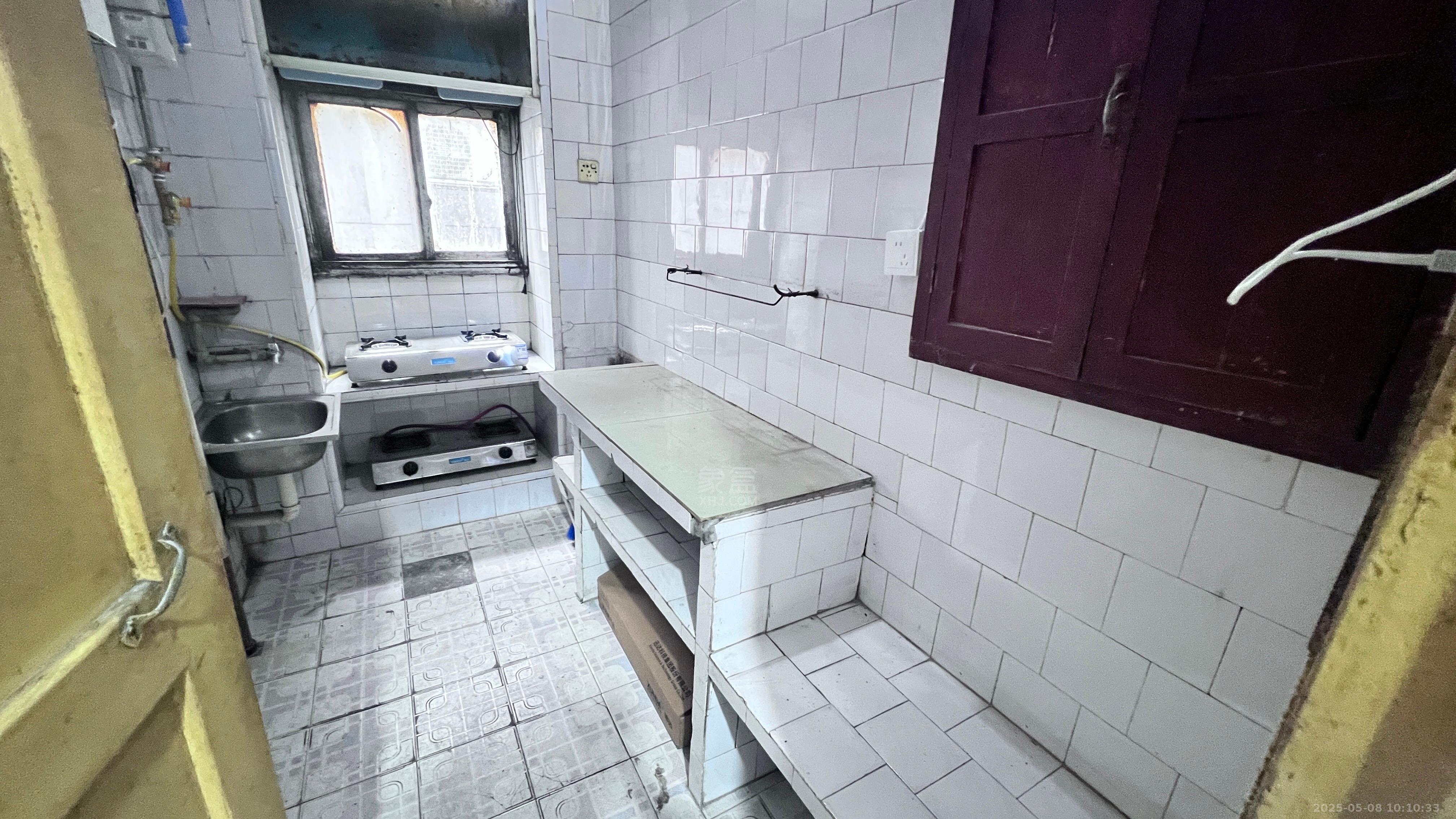 沿江路散盘 2室1厅1卫 600.0元/月 沿江路散盘 2室1厅1卫 600.0元/月室内图